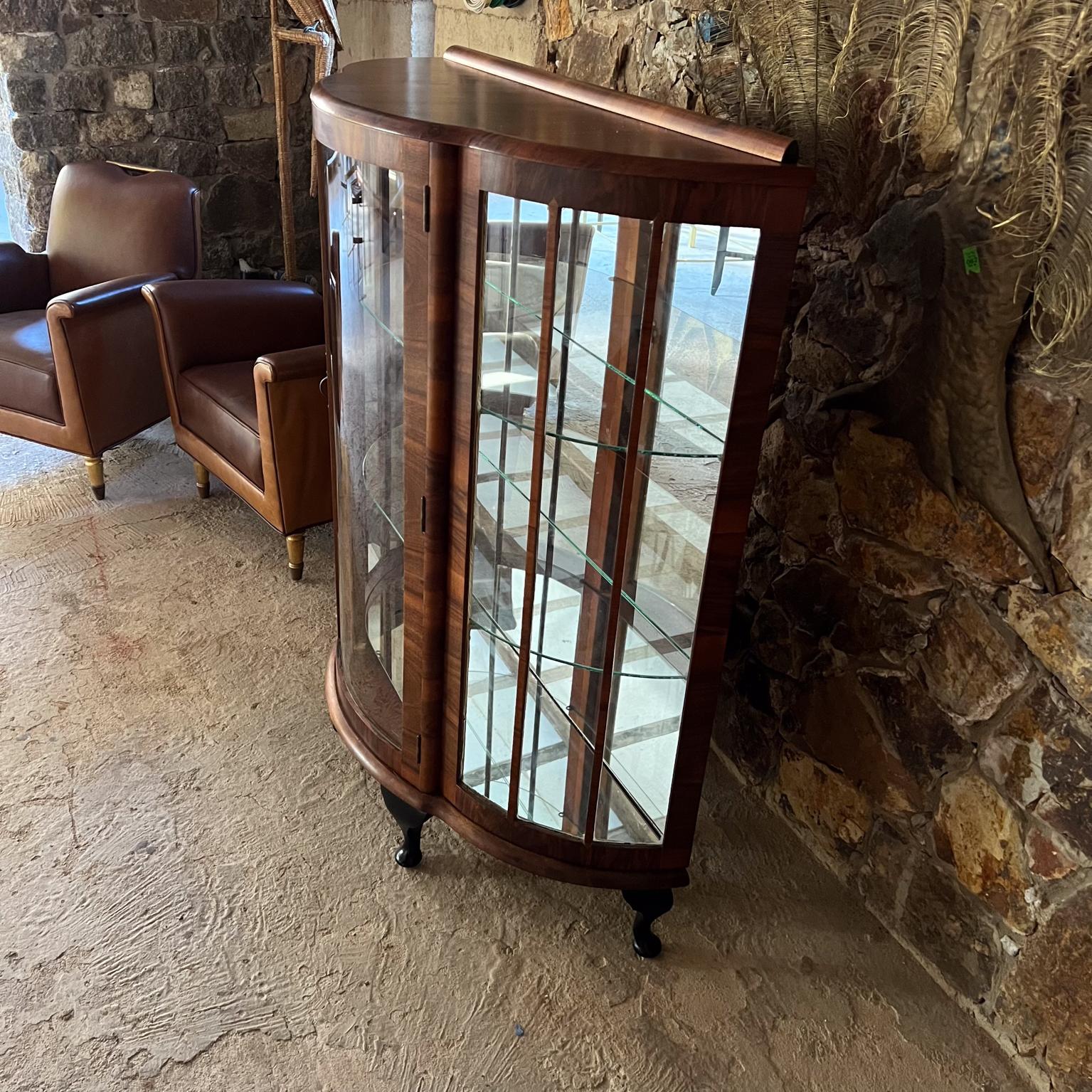1900s English Art Deco Vitrine Display Cabinet Exotic Wood In Good Condition For Sale In Chula Vista, CA