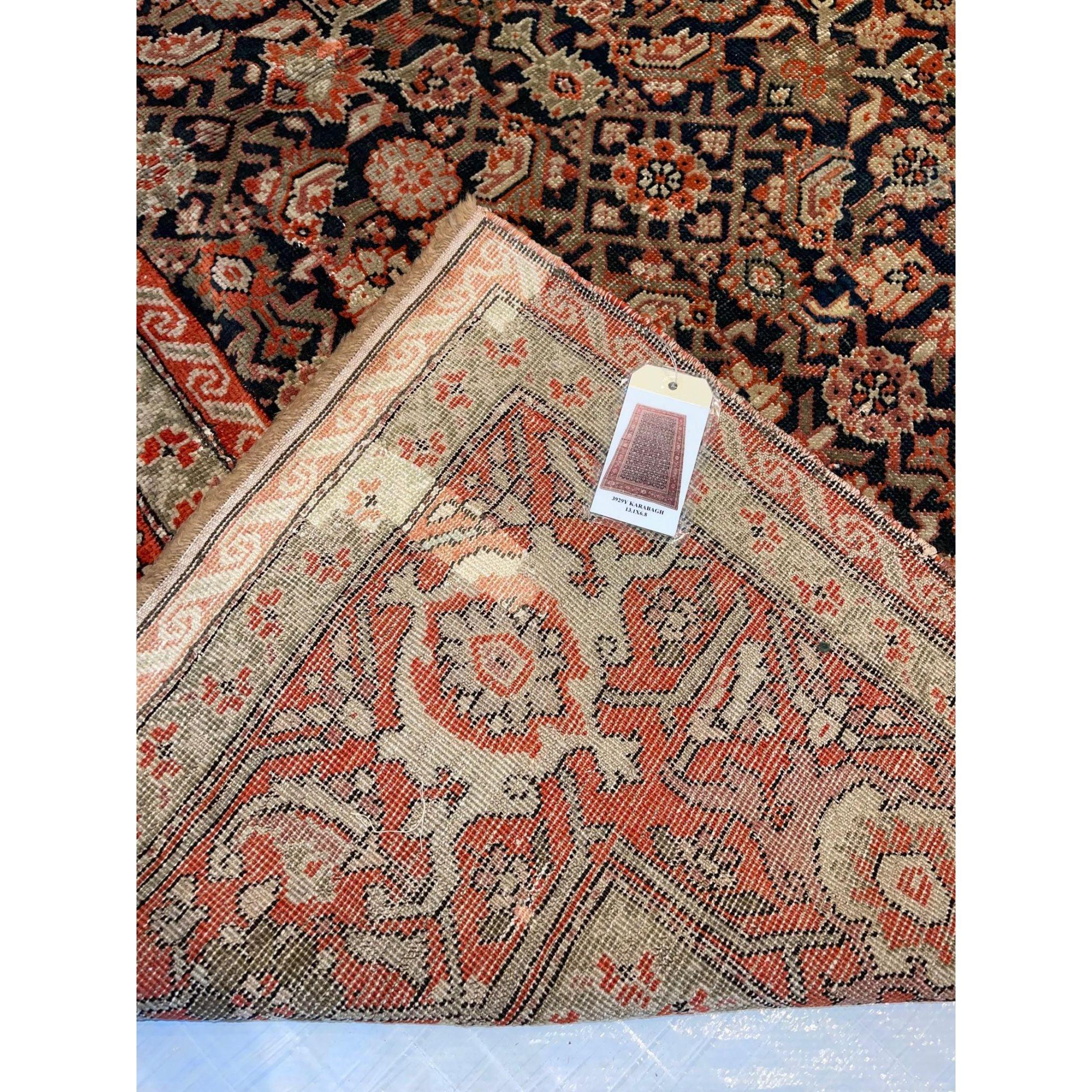 Asiatique Fine tapis caucasien ancien du Karabagh des années 1900 en vente