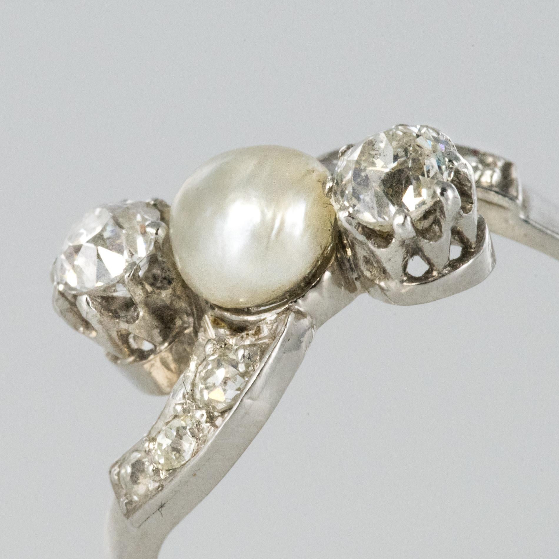 Women's or Men's 1900s Fine Pearl Diamond Gold Rhodium Ring