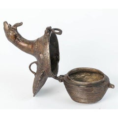 Pfau-Skulptur Patinierte Bronzeschachtel Islamische Kunst Mughal Indien