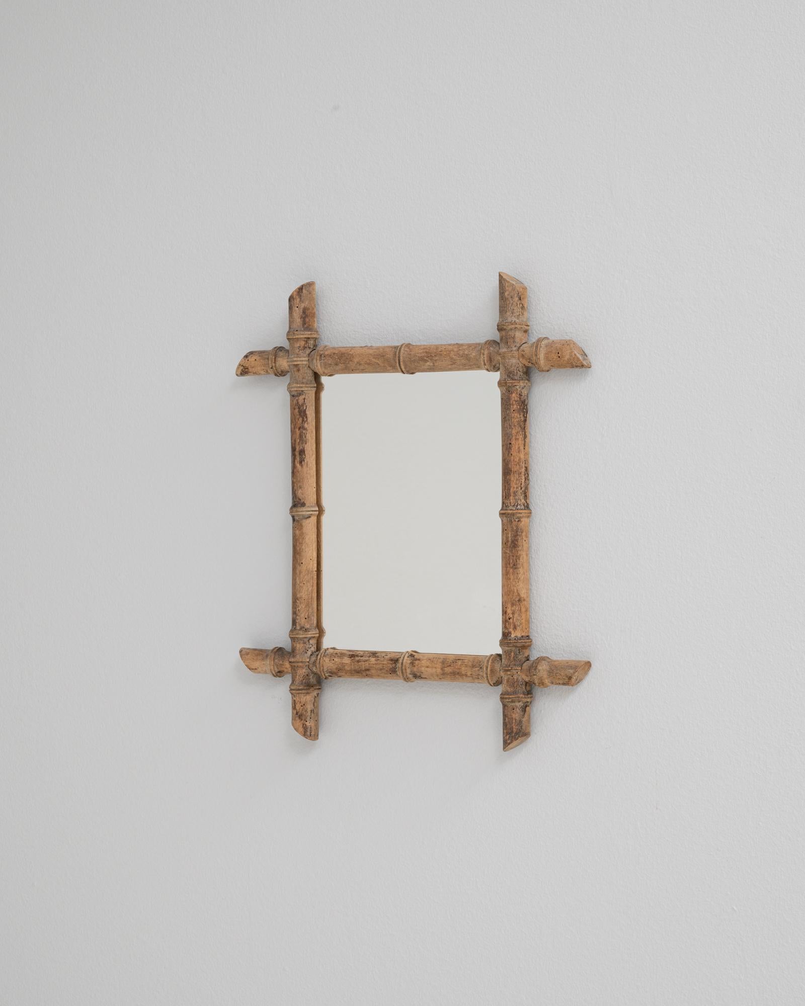 Espejo de bambú de imitación de Francia de 1900 en Bueno estado para la venta en High Point, NC