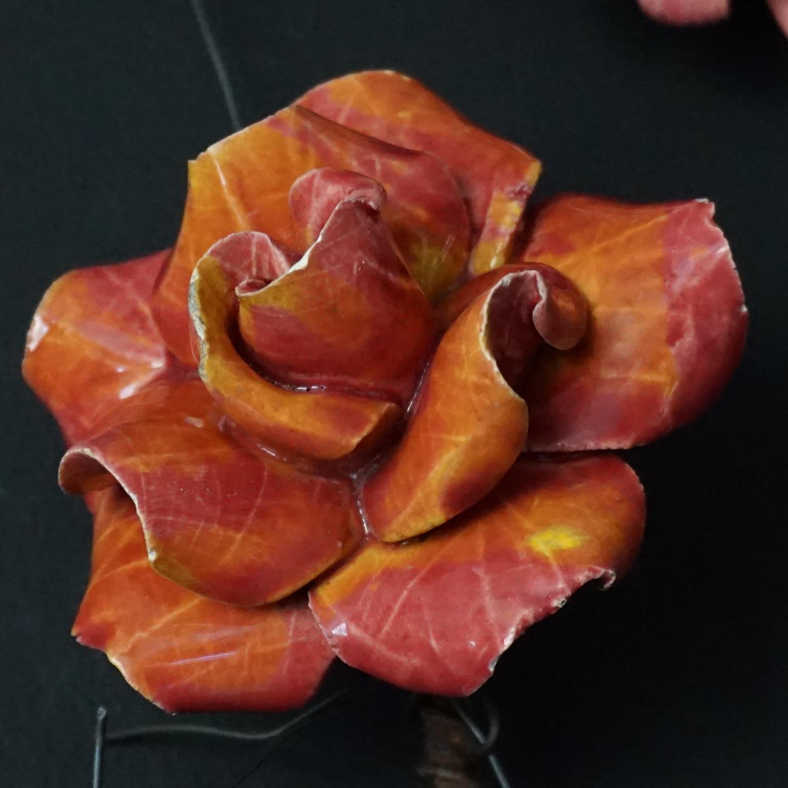 1900er Jahre Französisch Barbotine Majolika Trauerblumen, Rose Veilchen Pfingstrose Nelke  im Angebot 8