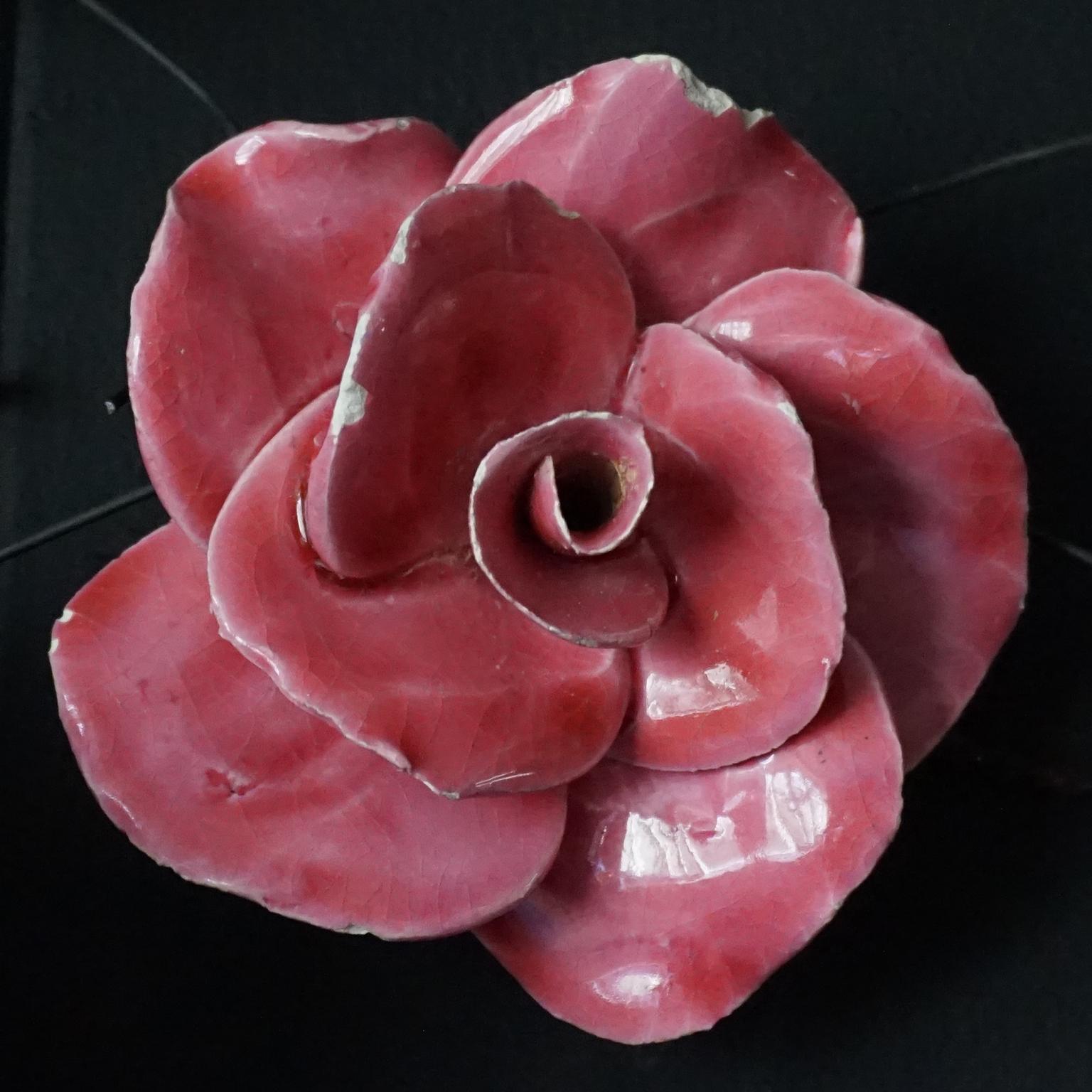 1900er Jahre Französisch Barbotine Majolika Trauerblumen, Rose Veilchen Pfingstrose Nelke  im Angebot 1