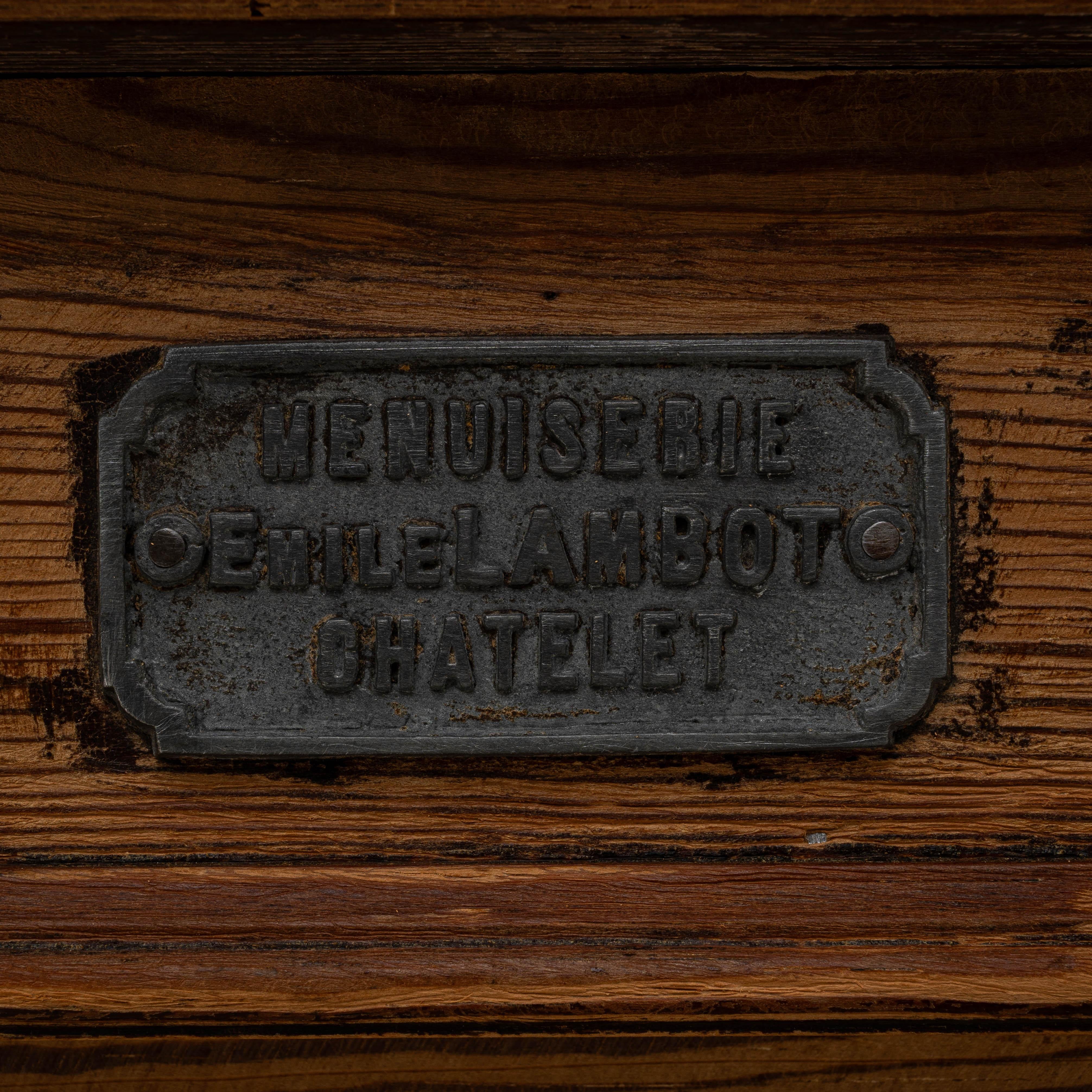 Mostrador de tienda de madera provincial belga francés de 1900 de Emile Lambot, Châtelet en venta 2