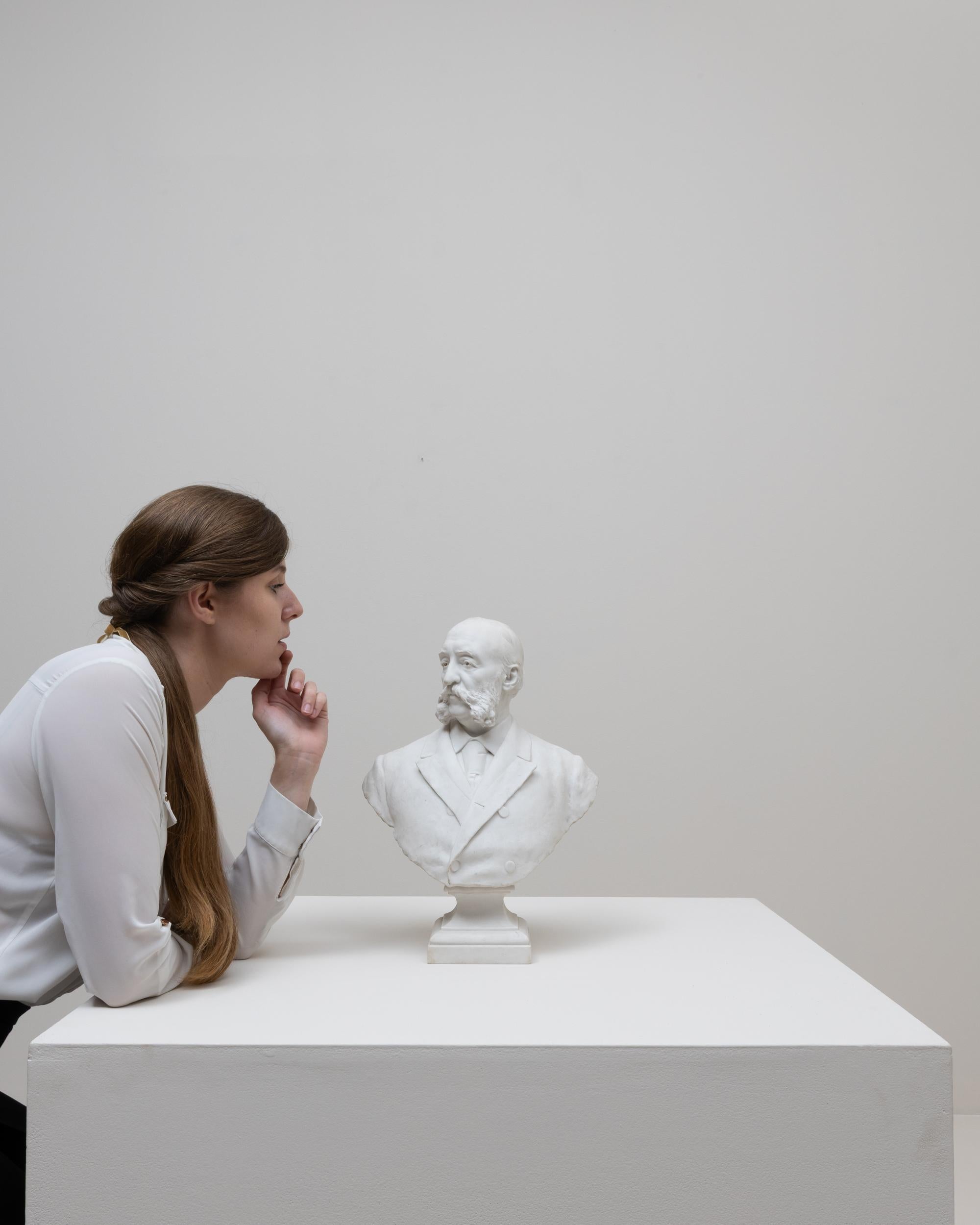 Francese Busto di uomo in porcellana di Bisque francese del 1900 in vendita