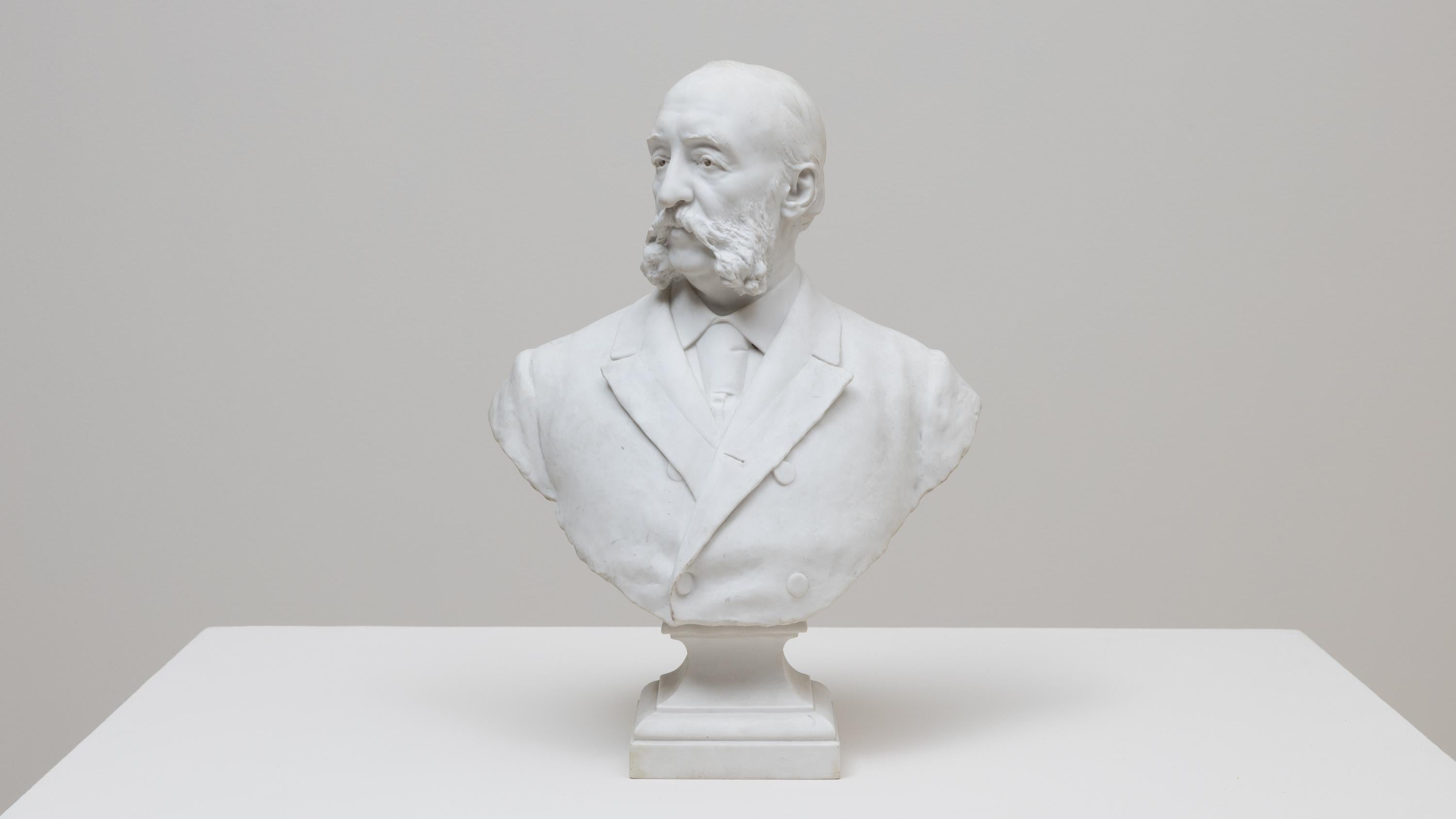 Porcellana Busto di uomo in porcellana di Bisque francese del 1900 in vendita