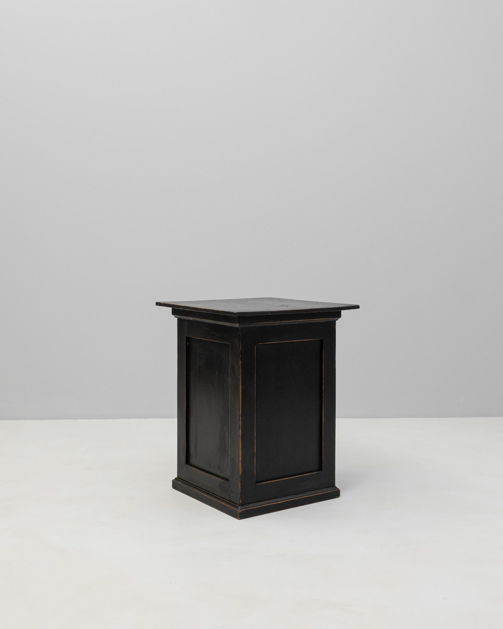 20ième siècle Piédestal en bois patiné noir français des années 1900 en vente