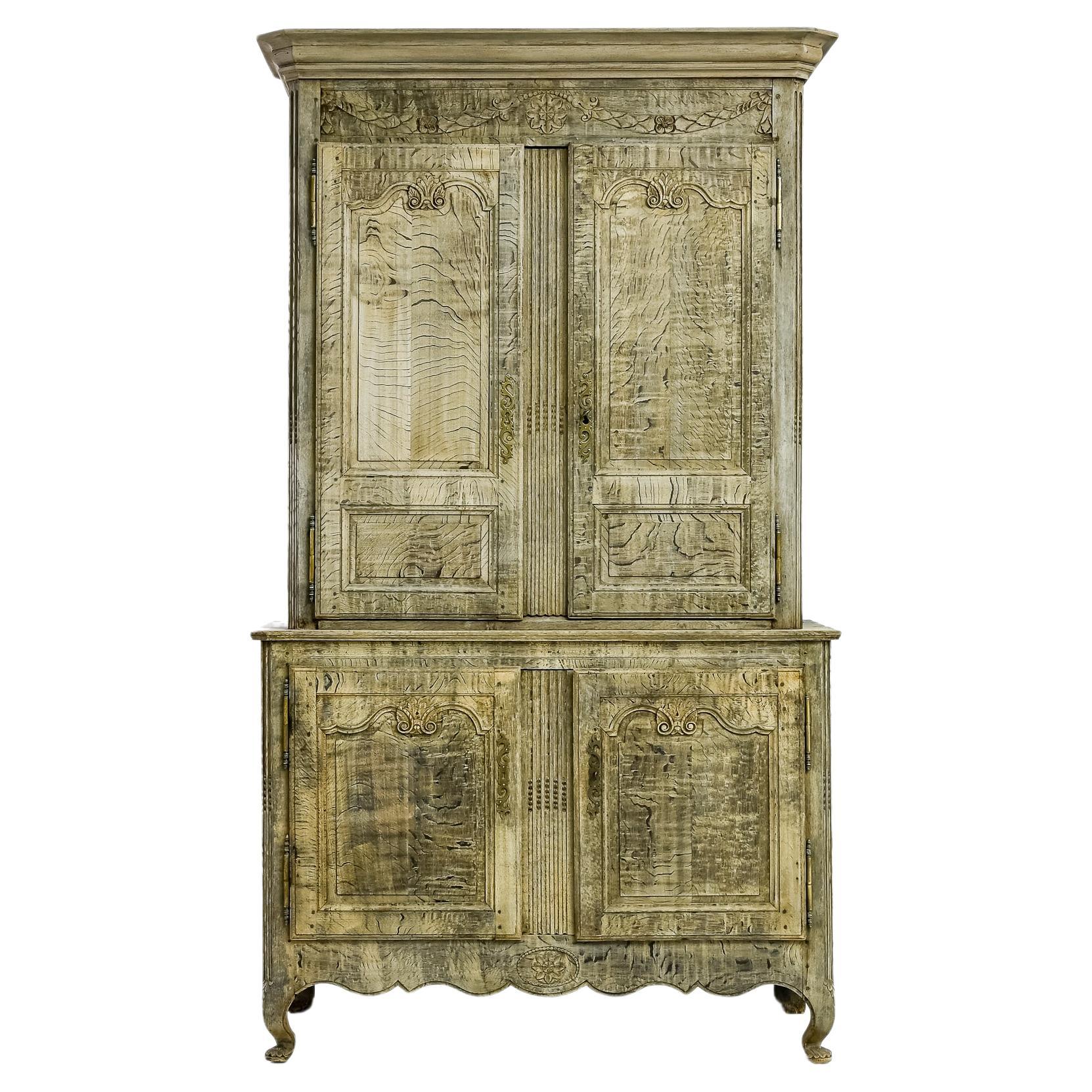 Mobile francese del 1900 in Oak sbiancato