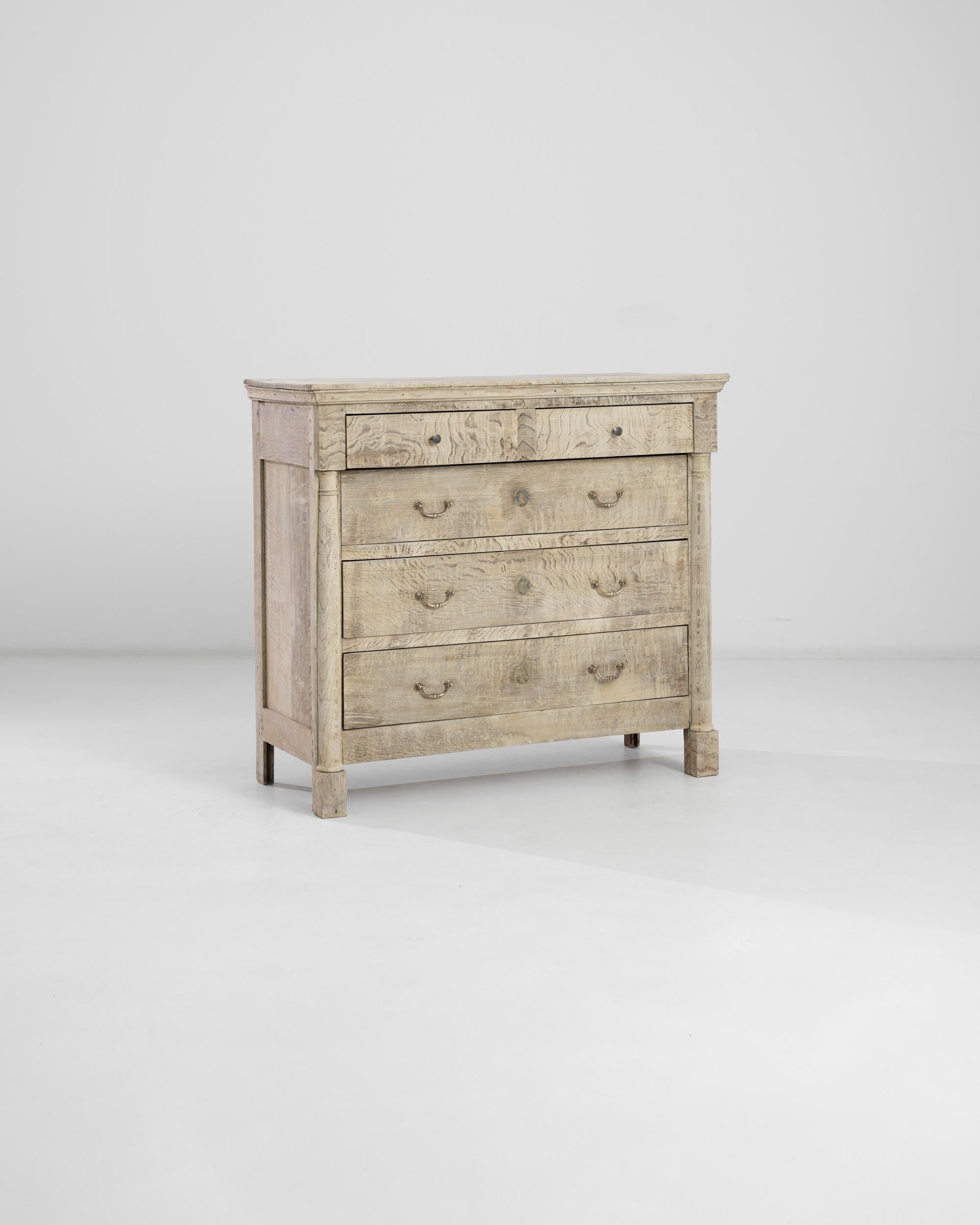 1900s French Bleached Oak Chest of Drawers In Good Condition In High Point, NC