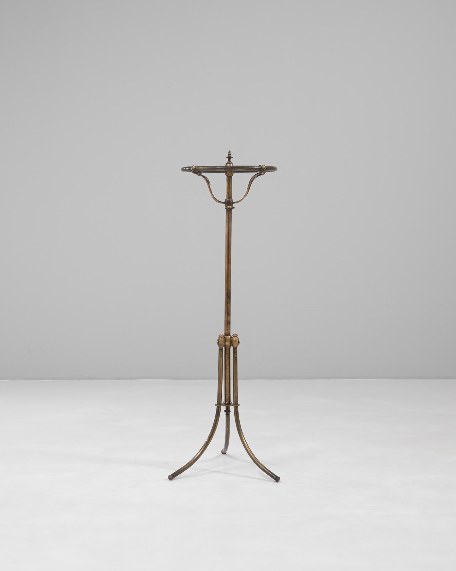 Appendiabiti da terra in ottone francese del 1900 In condizioni buone in vendita a High Point, NC