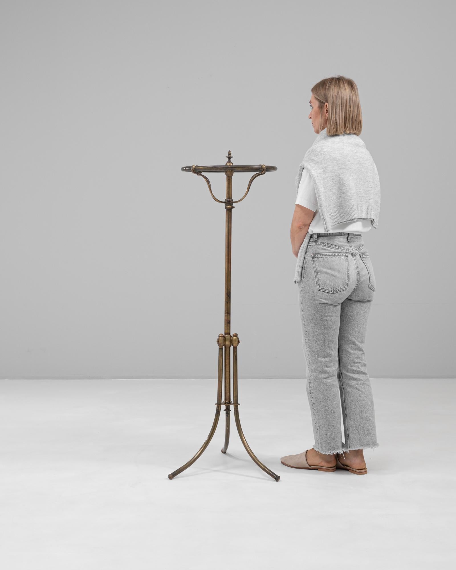 XX secolo Appendiabiti da terra in ottone francese del 1900 in vendita