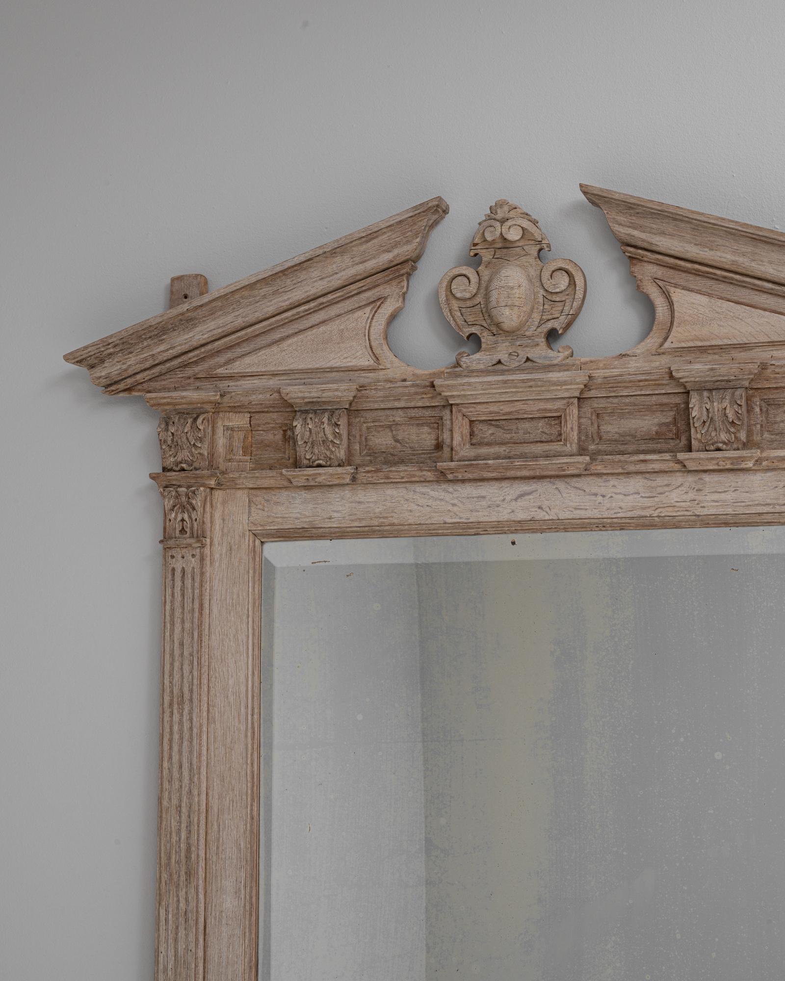 20ième siècle Miroir de sol en bois sculpté français des années 1900 en vente