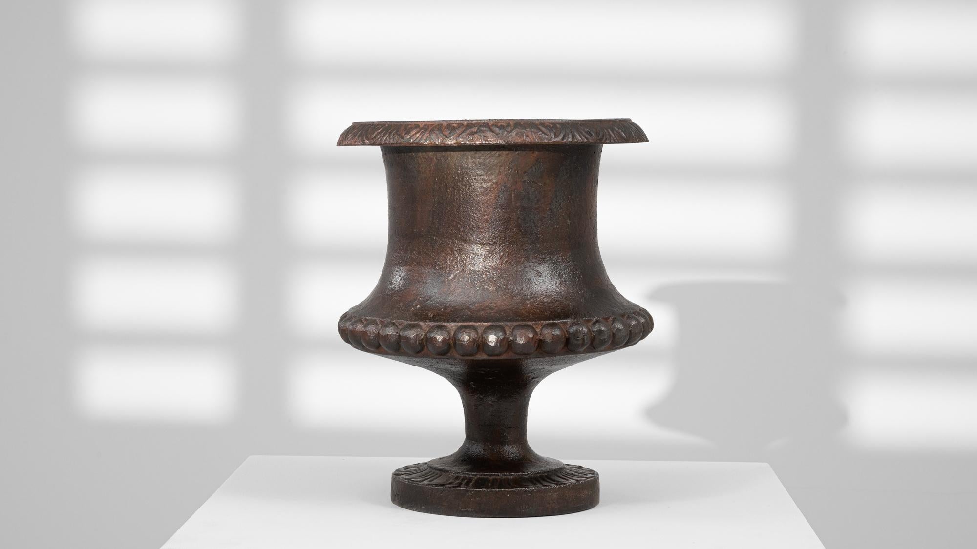 1900s French Cast Iron Planter For Sale 3