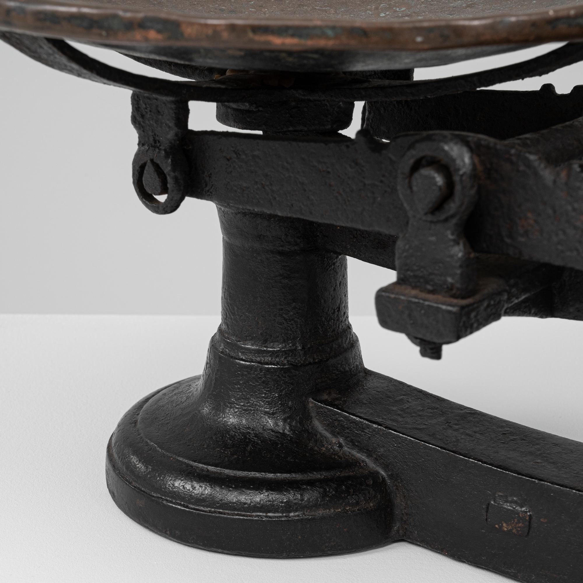 Balance en fonte française des années 1900 en vente 3