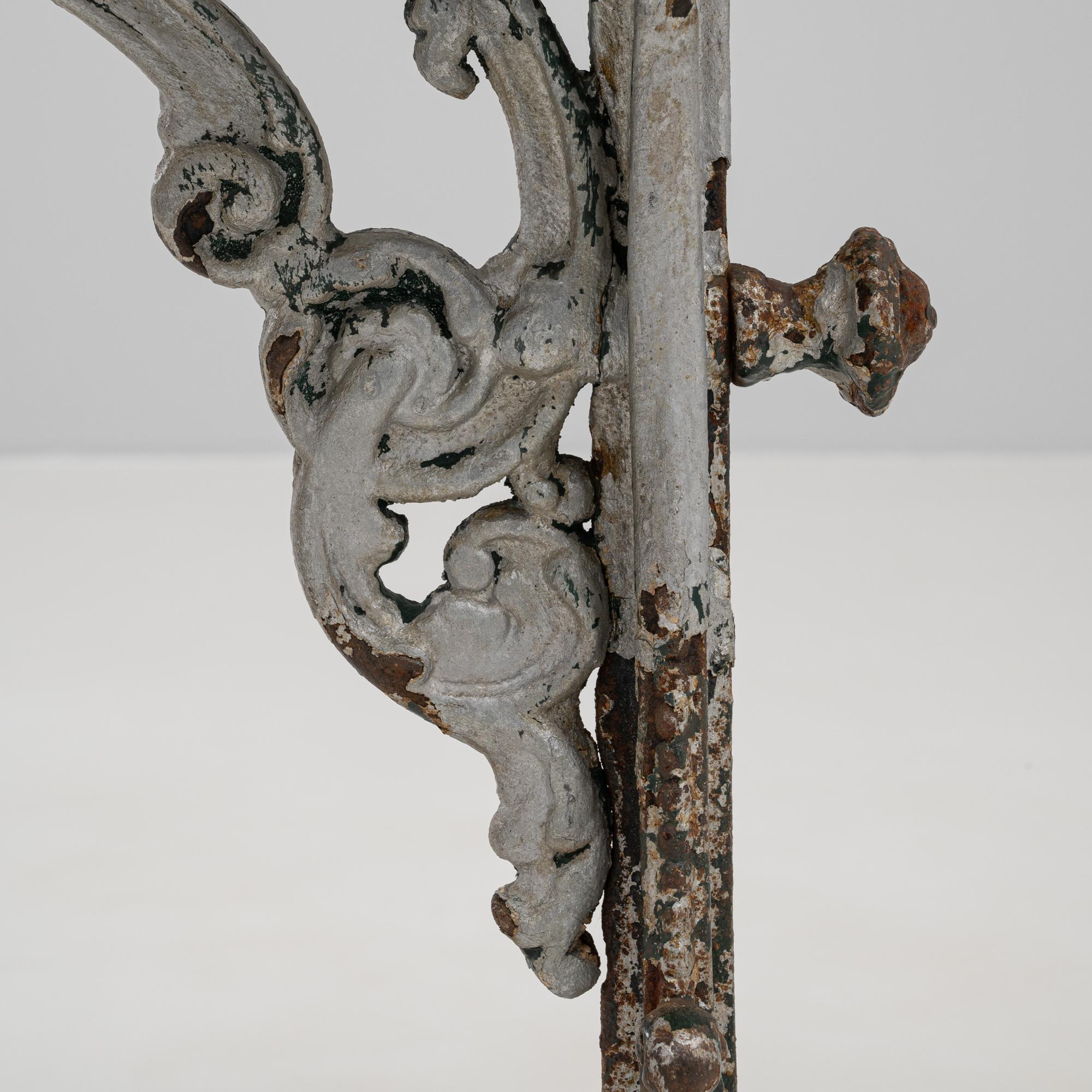 Table d'appoint en fonte française des années 1900 avec plateau en marbre en vente 5