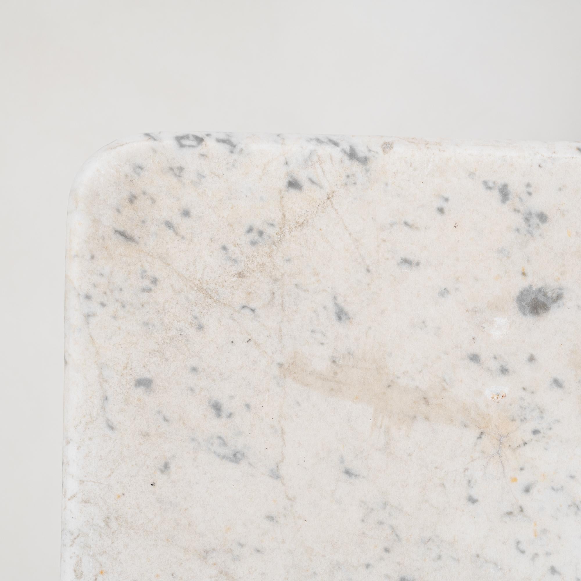 Table d'appoint en fonte française des années 1900 avec plateau en marbre en vente 6