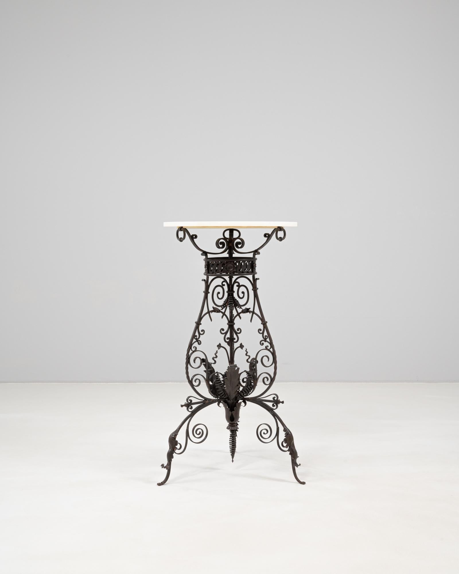 1900s French Cast Iron Side Table With Marble Top In Good Condition For Sale In High Point, NC