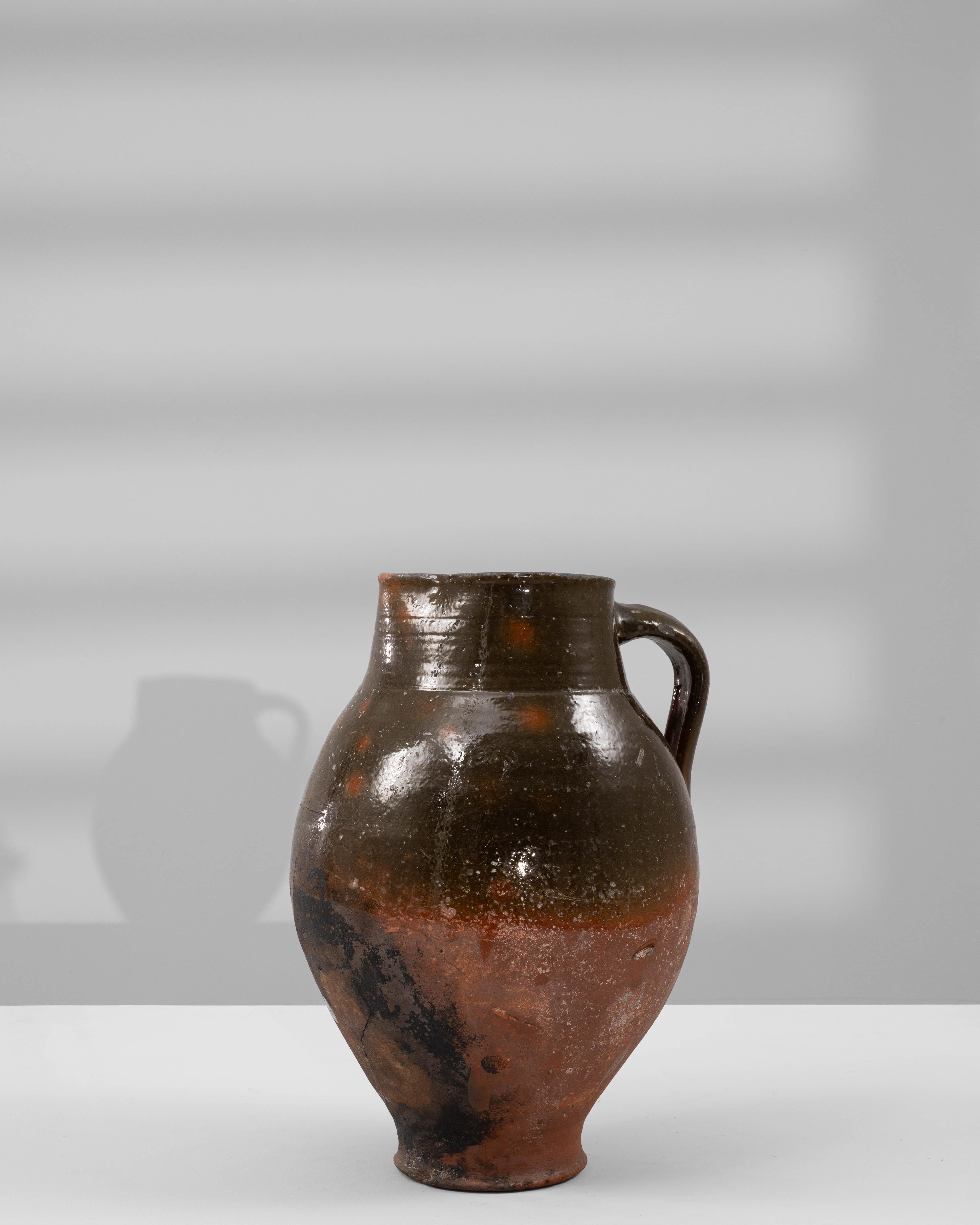Brocca francese in ceramica del 1900 In condizioni buone in vendita a High Point, NC