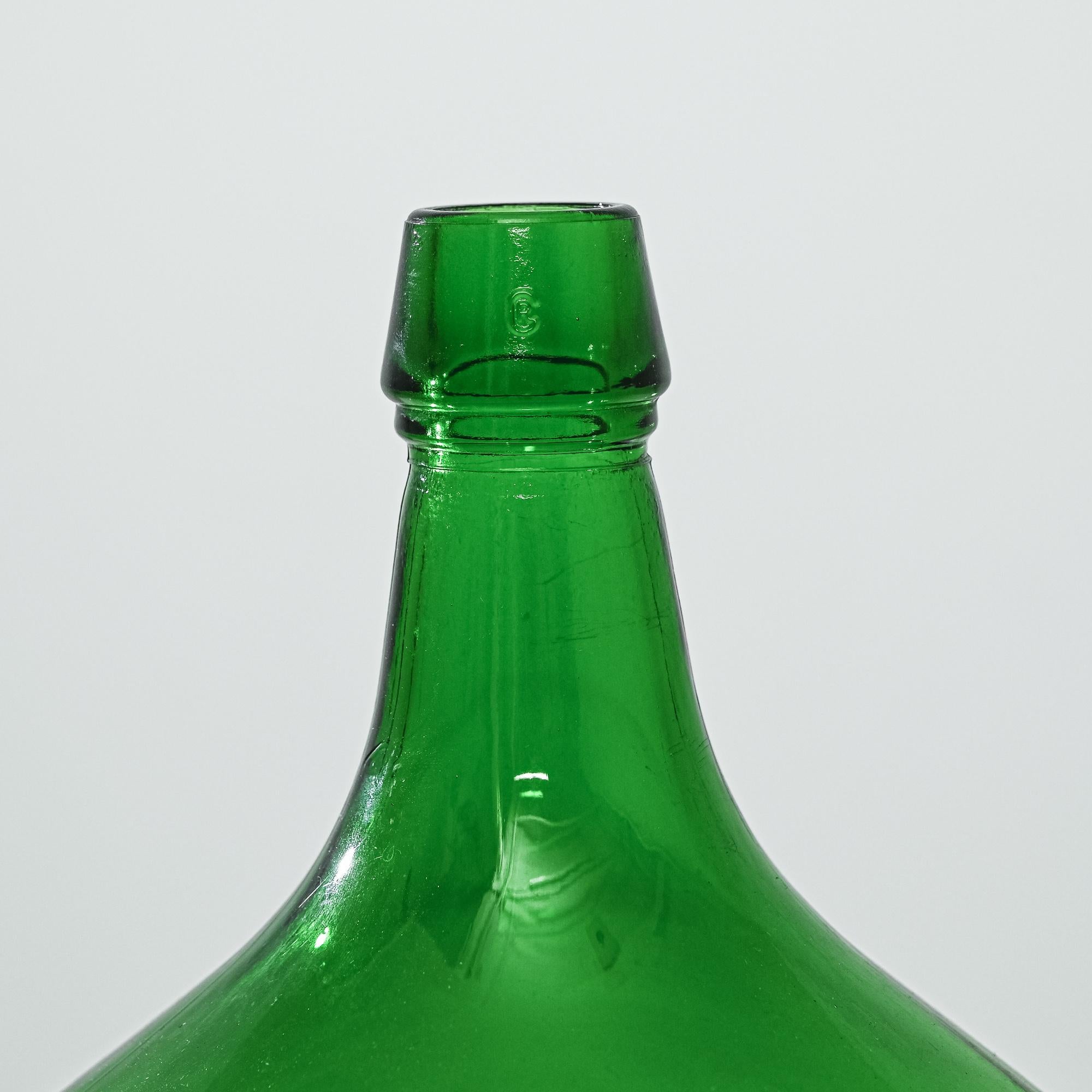 1900s Französisch Grüner Wein Ballon Glas im Zustand „Gut“ im Angebot in High Point, NC