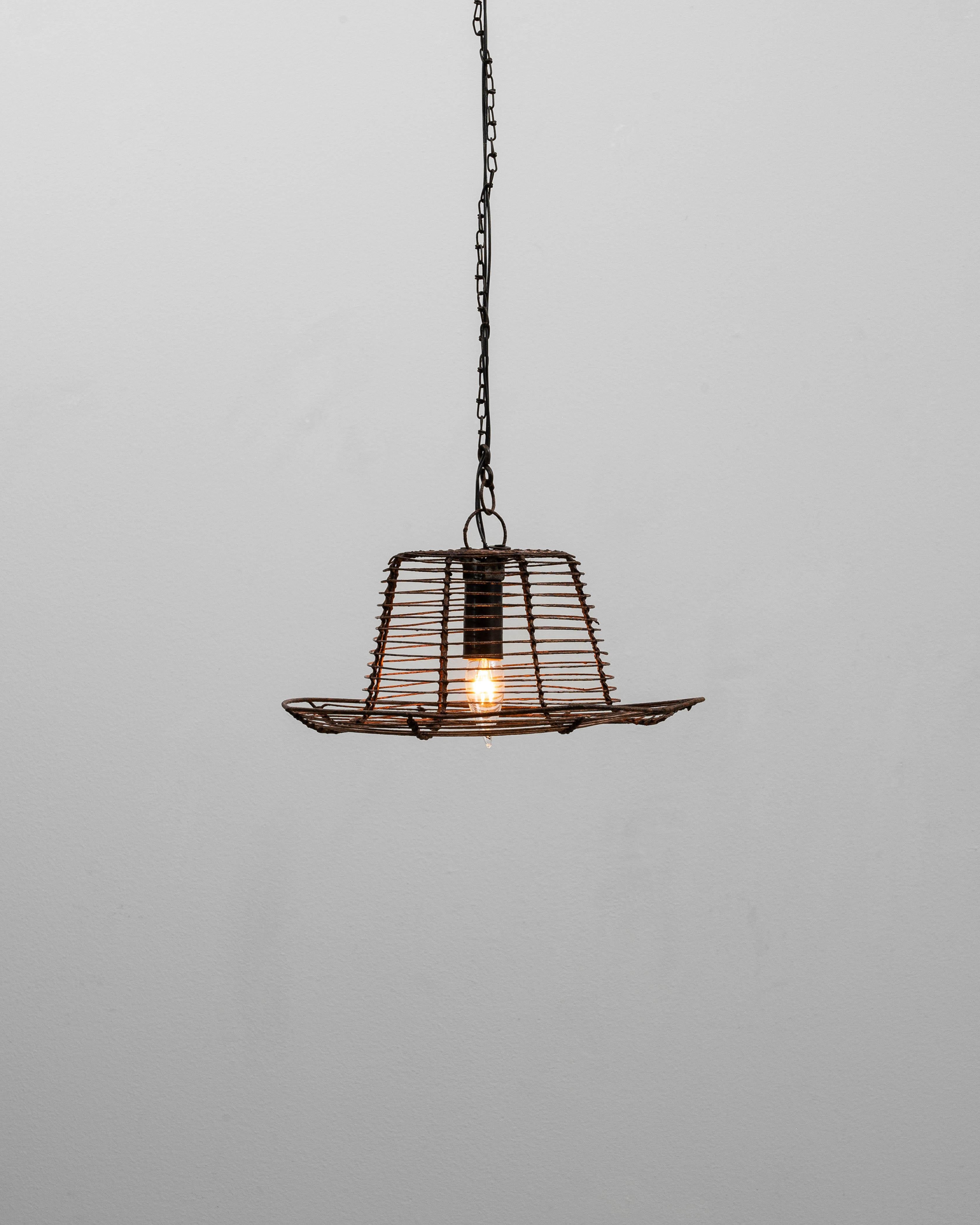 Industriale Lampada a sospensione industriale francese del 1900 con struttura in filo metallico svasato in vendita