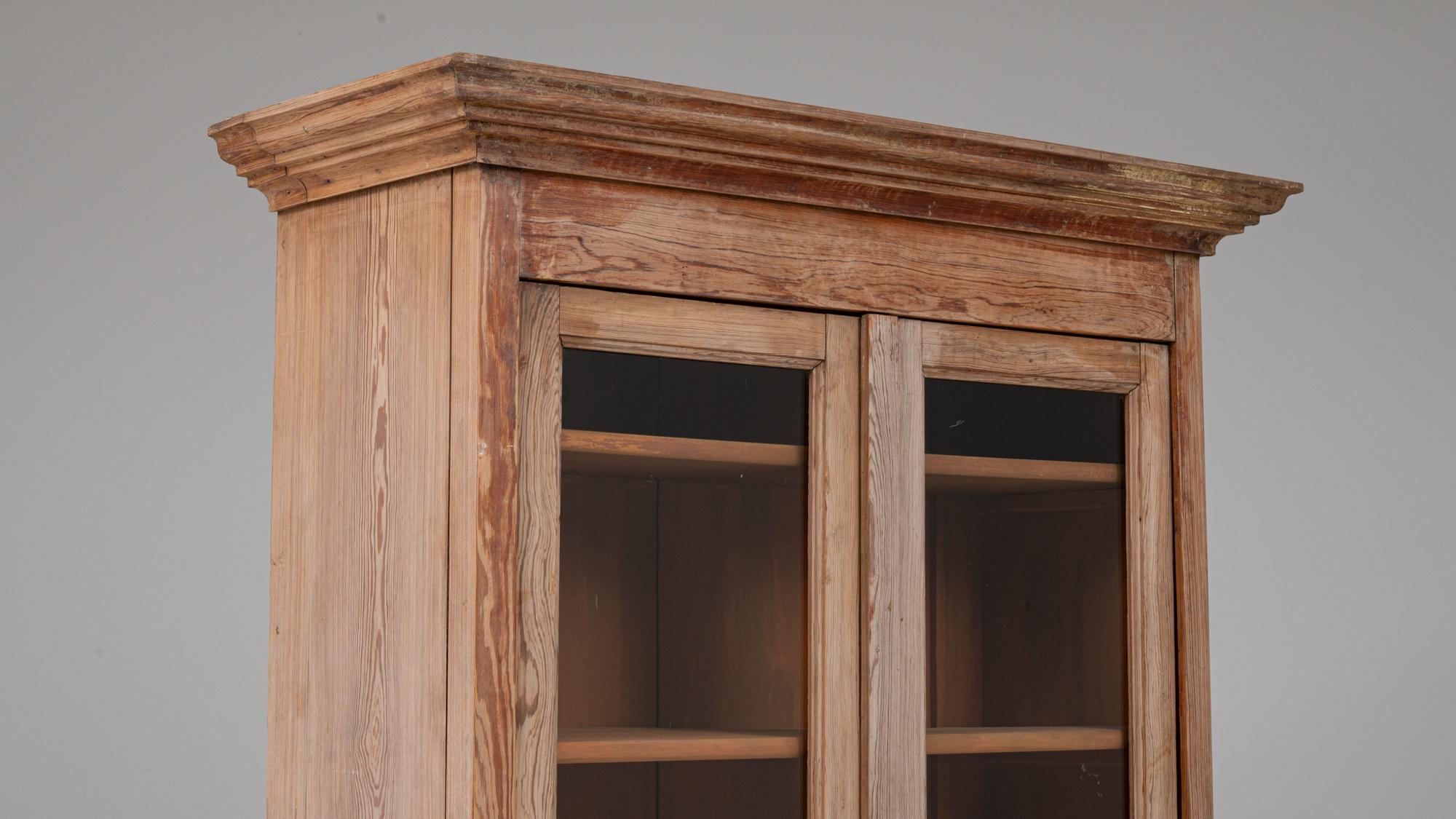 Vetrina industriale francese del 1900 in legno su base metallica in vendita 2