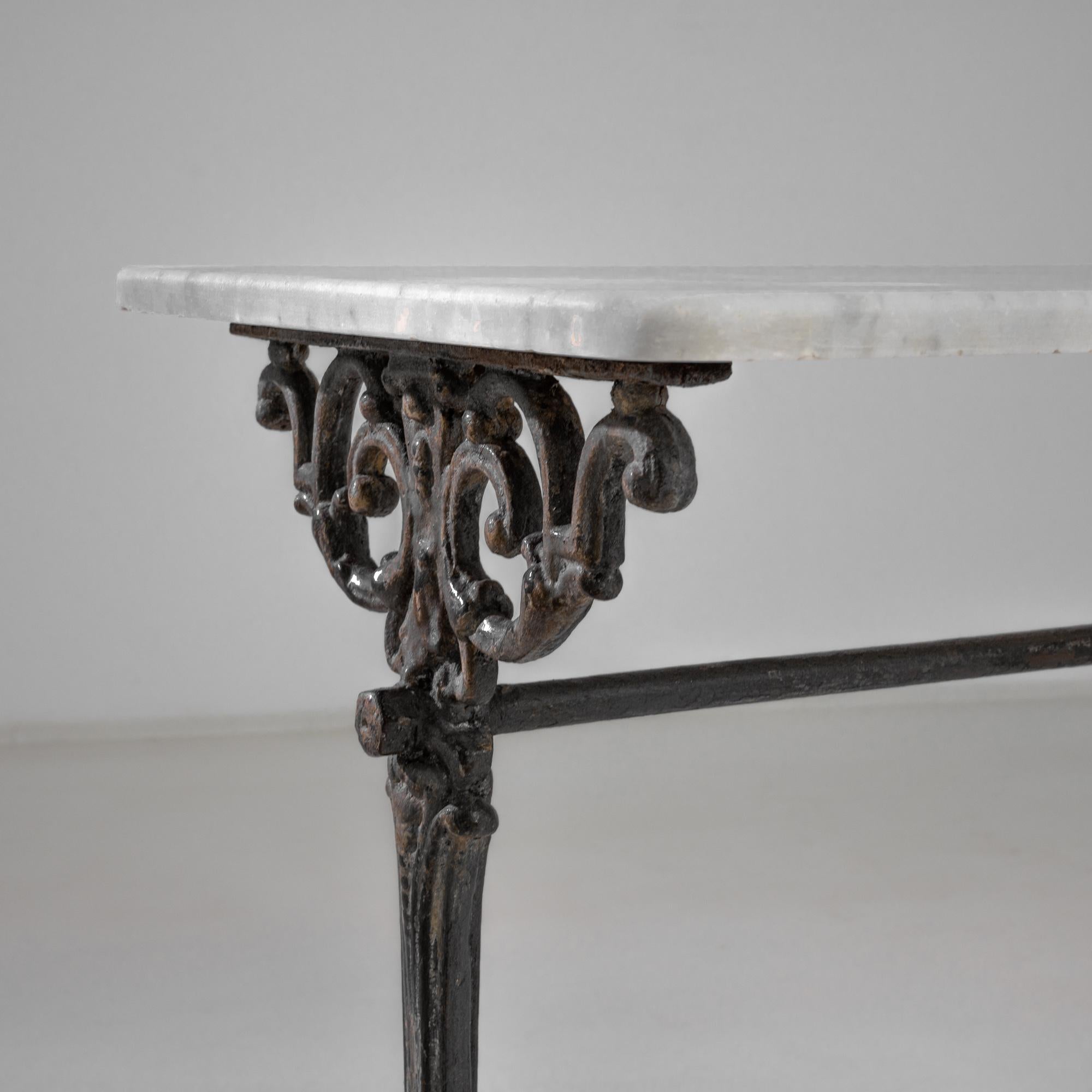 1900s French Iron Table with Marble Top In Good Condition For Sale In High Point, NC