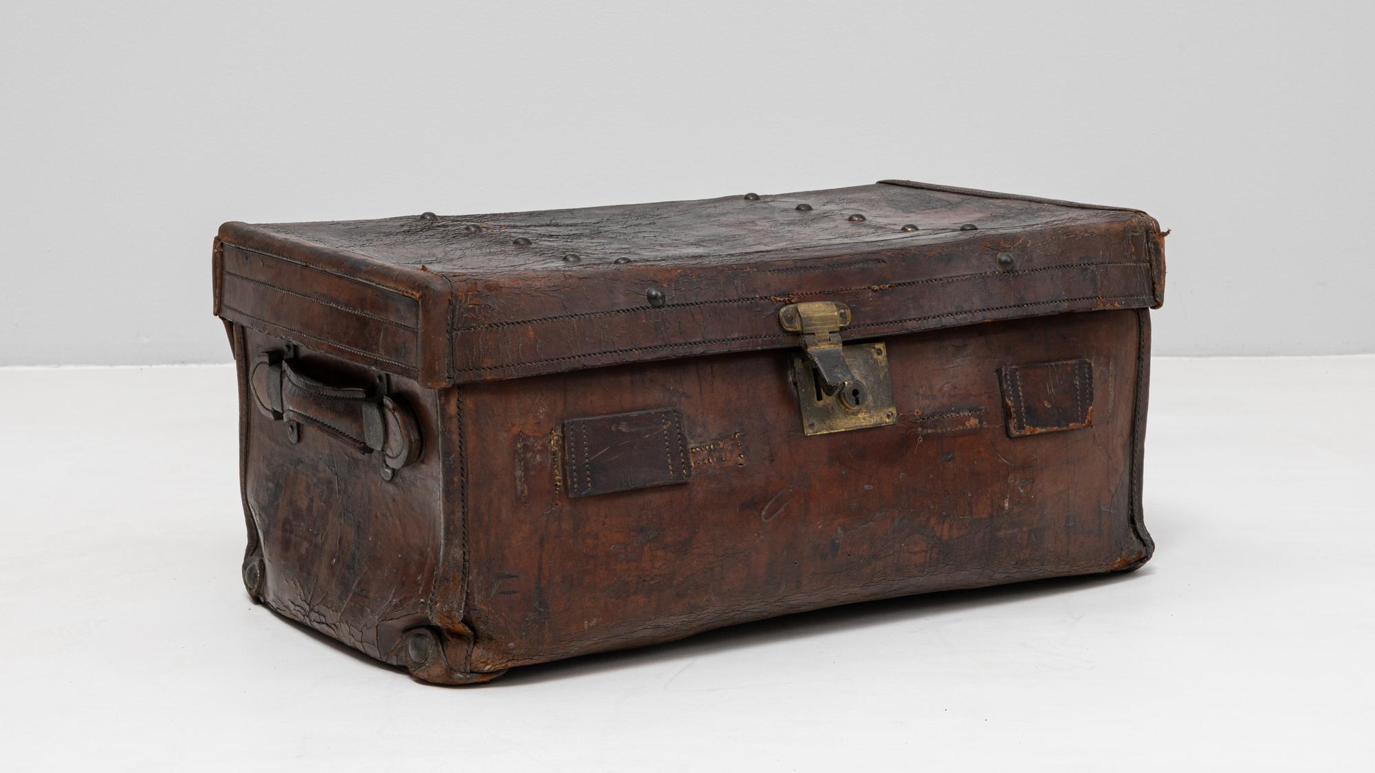 Valigia francese in pelle degli anni '1900 in vendita 3