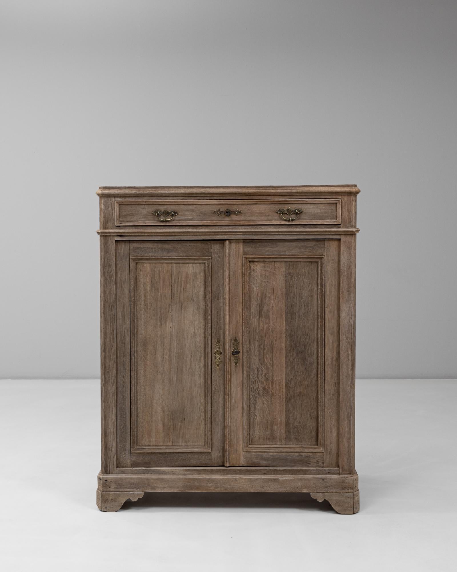 1900s French Louis Philippe Style Oak Buffet In Good Condition For Sale In High Point, NC