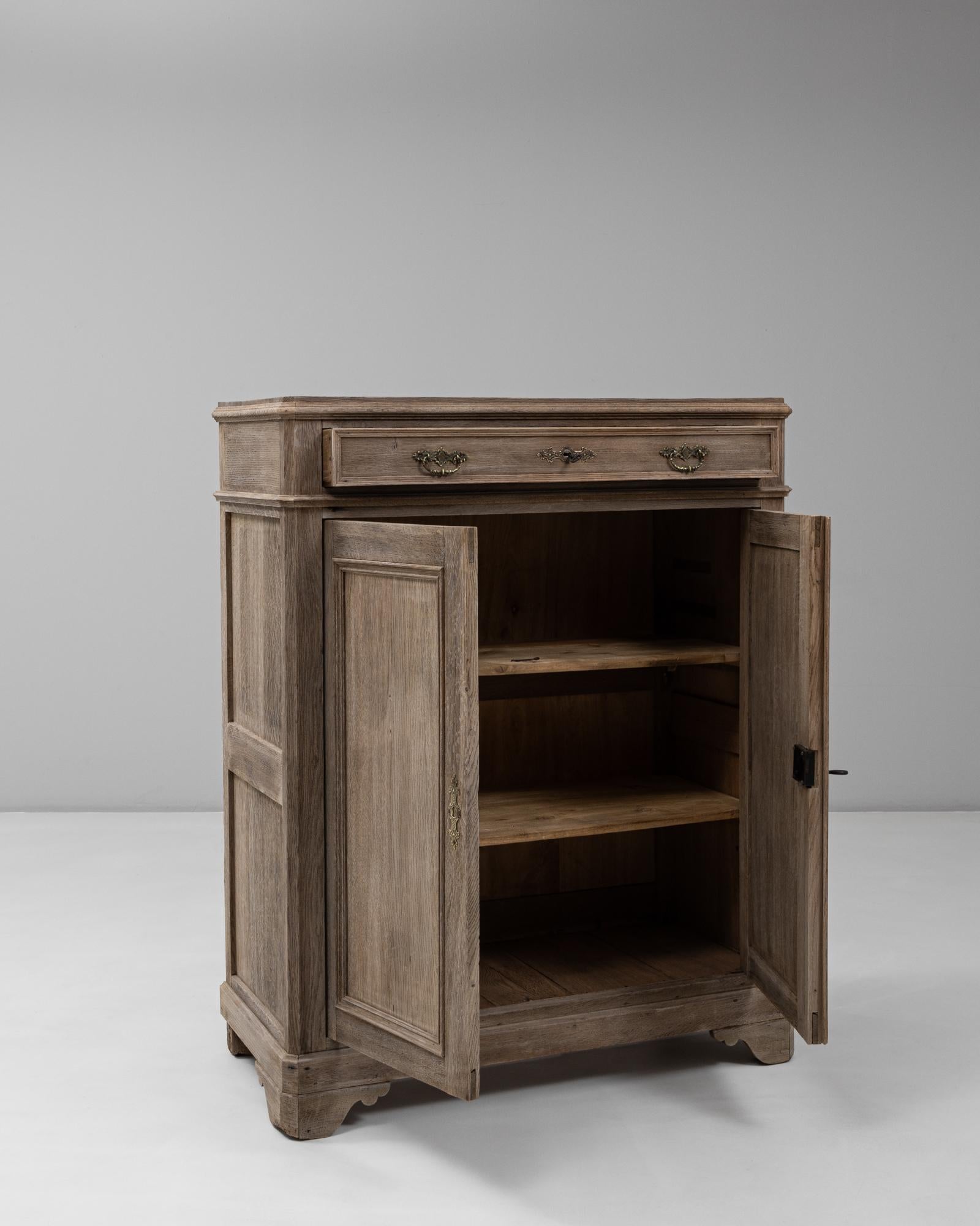 1900s French Louis Philippe Style Oak Buffet For Sale 3