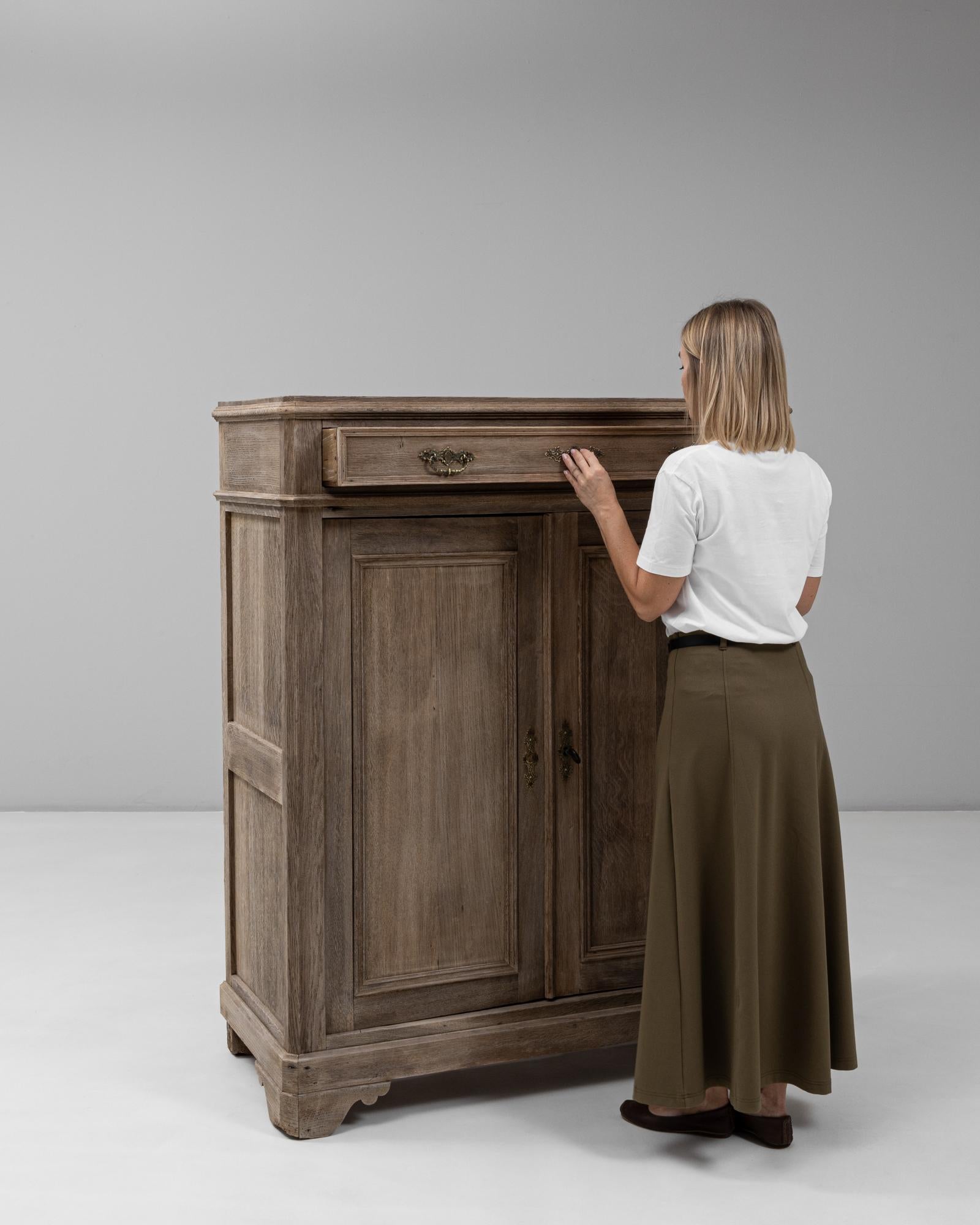 1900s French Louis Philippe Style Oak Buffet For Sale 4