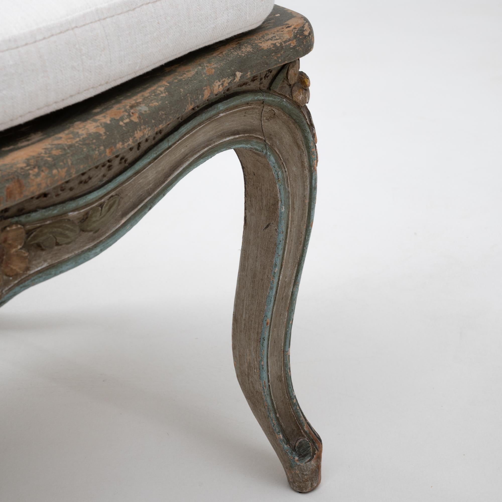 Fauteuil francés estilo Luis XV de 1900 con respaldo de caña y asiento tapizado en venta 7