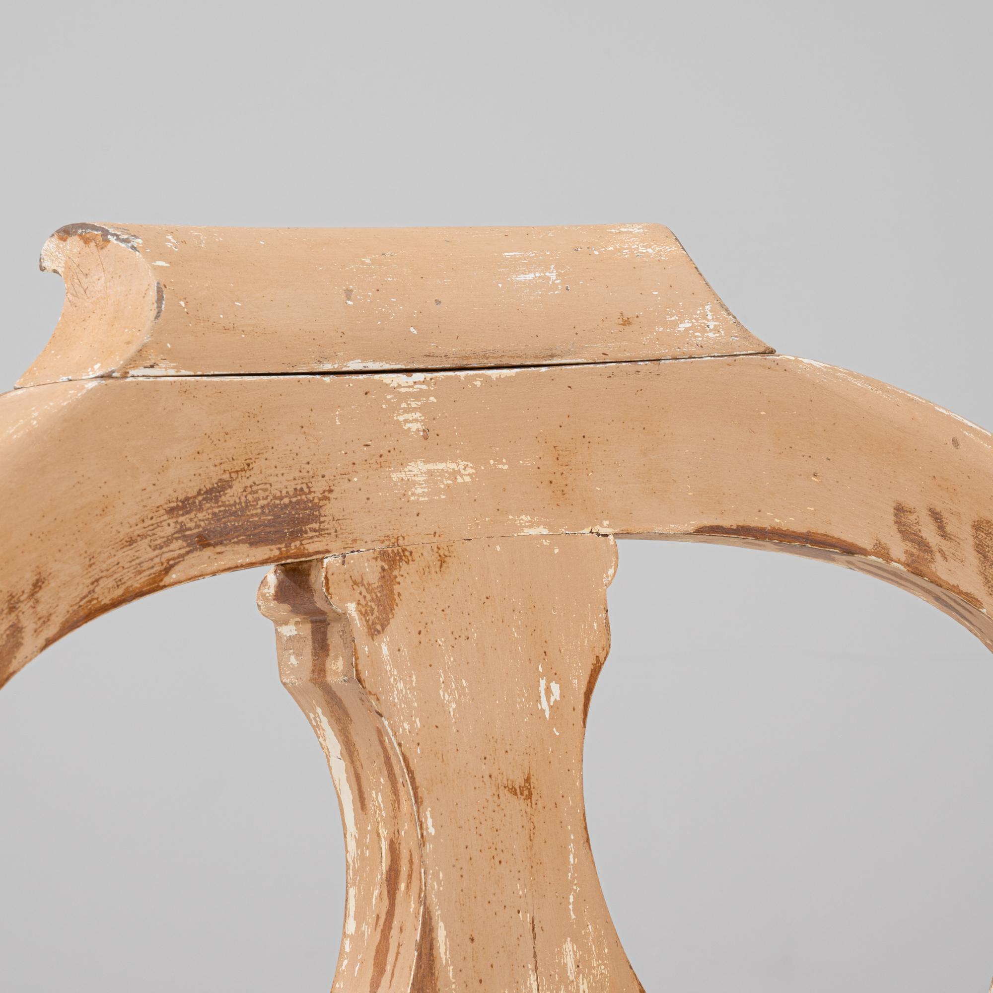 Fauteuil ouvert en bois patiné avec assise en rotin de style Louis XV des années 1900 en vente 7