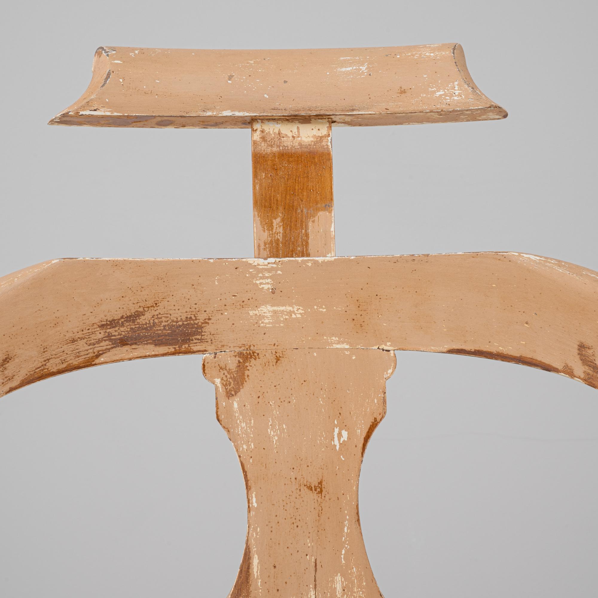 Fauteuil ouvert en bois patiné avec assise en rotin de style Louis XV des années 1900 en vente 9