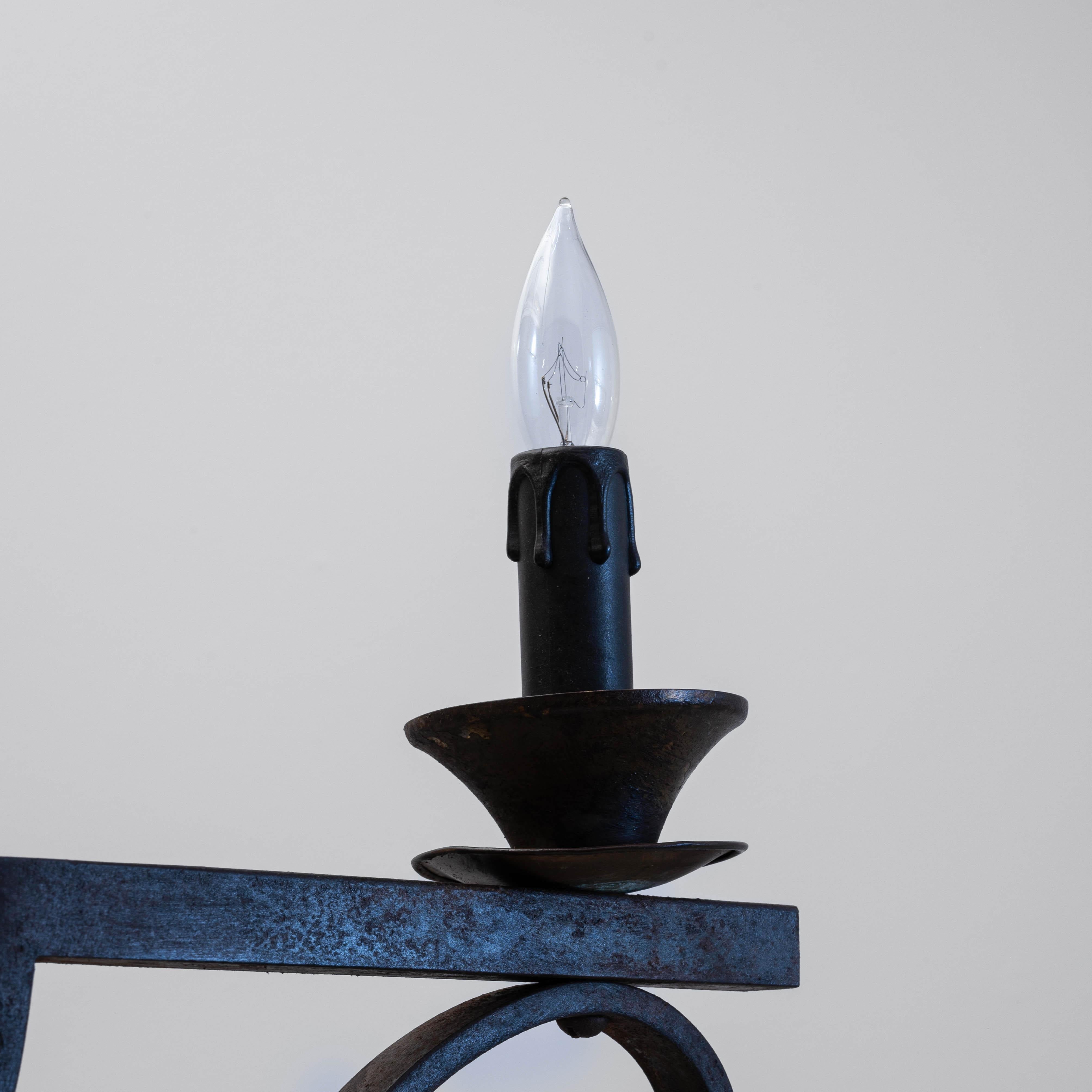 Lampadario francese in metallo del 1900 in vendita 7