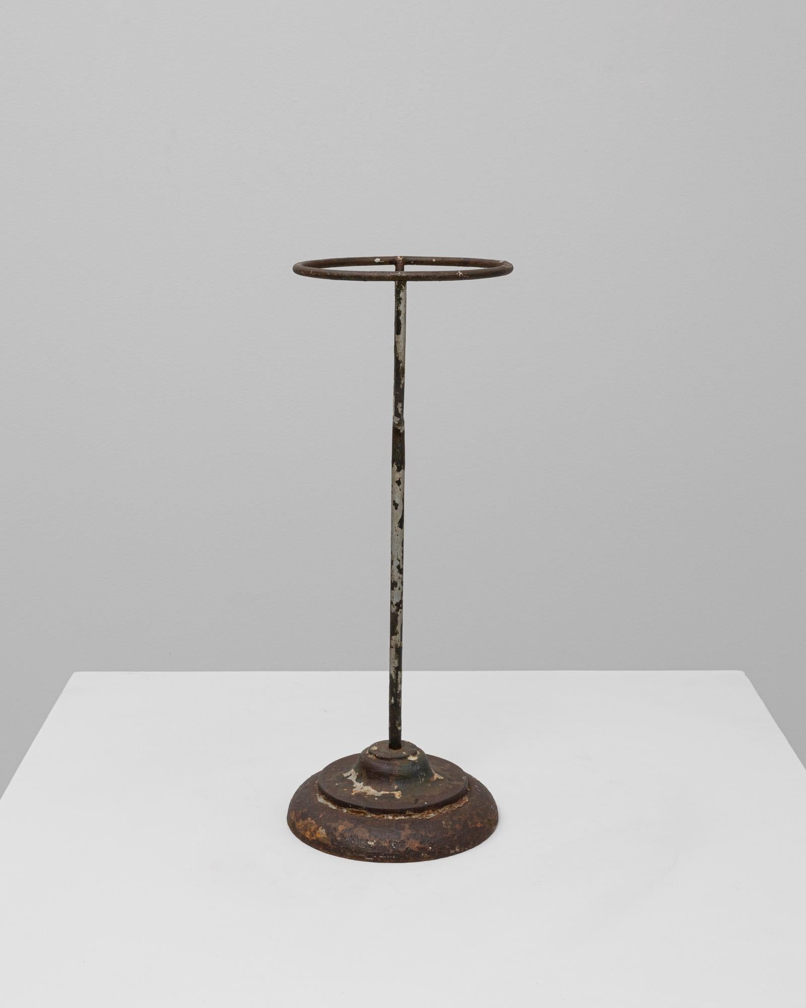 1900er Jahre Französisch Metall Eiskübel Stand im Zustand „Gut“ im Angebot in High Point, NC