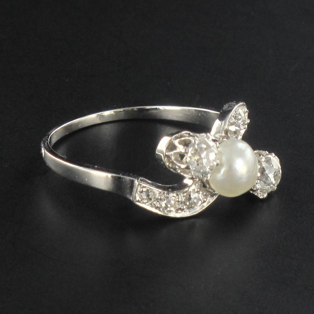 1900er Französisch natürliche Perle Diamanten 18 Karat Gold Ring im Angebot 10