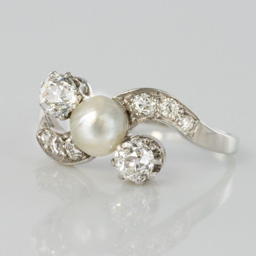 Women's 1900s French Natural Pearl Diamonds 18 Karat Gold Ring For Sale