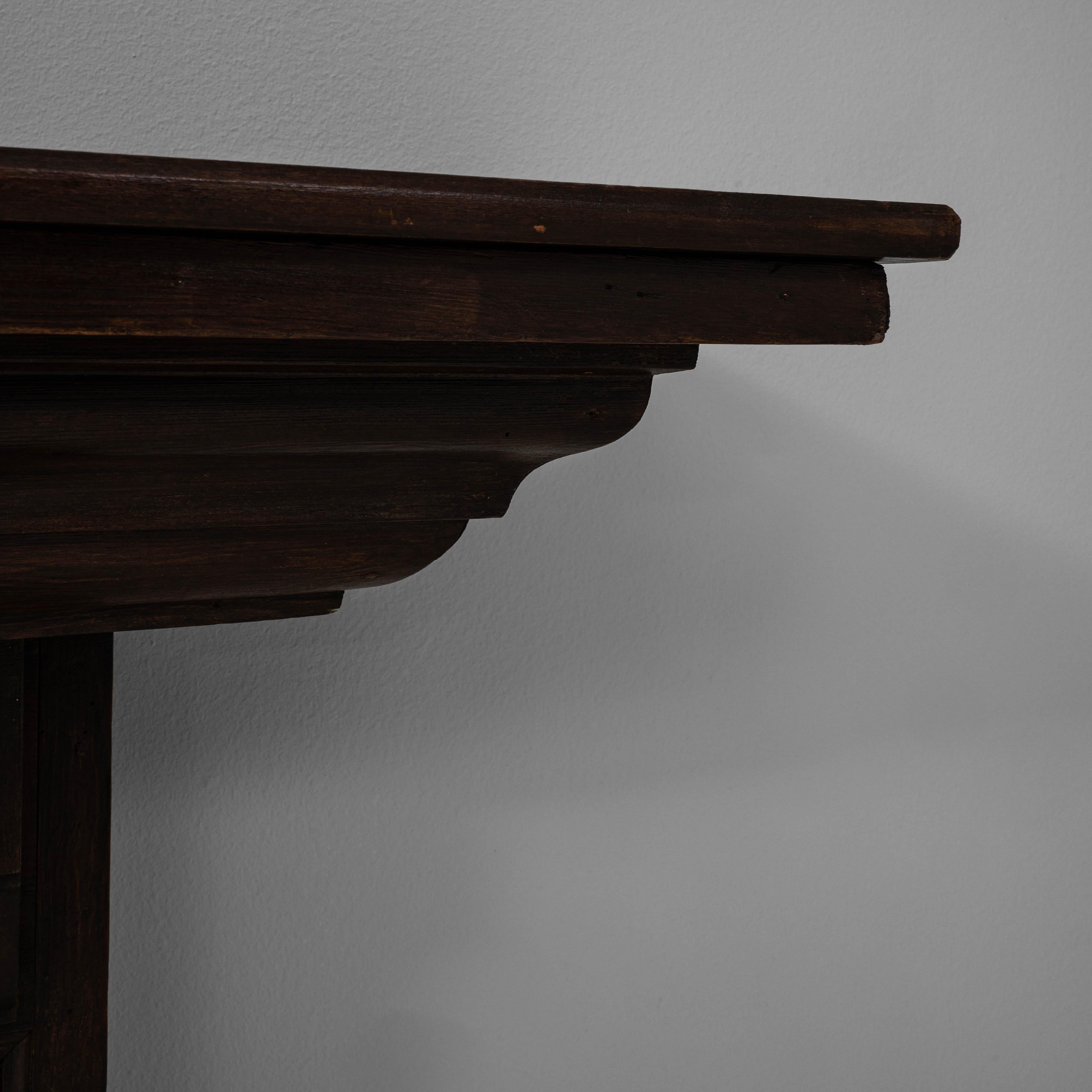 Chimenea francesa neoclásica de madera de 1900 con pátina original en venta 1