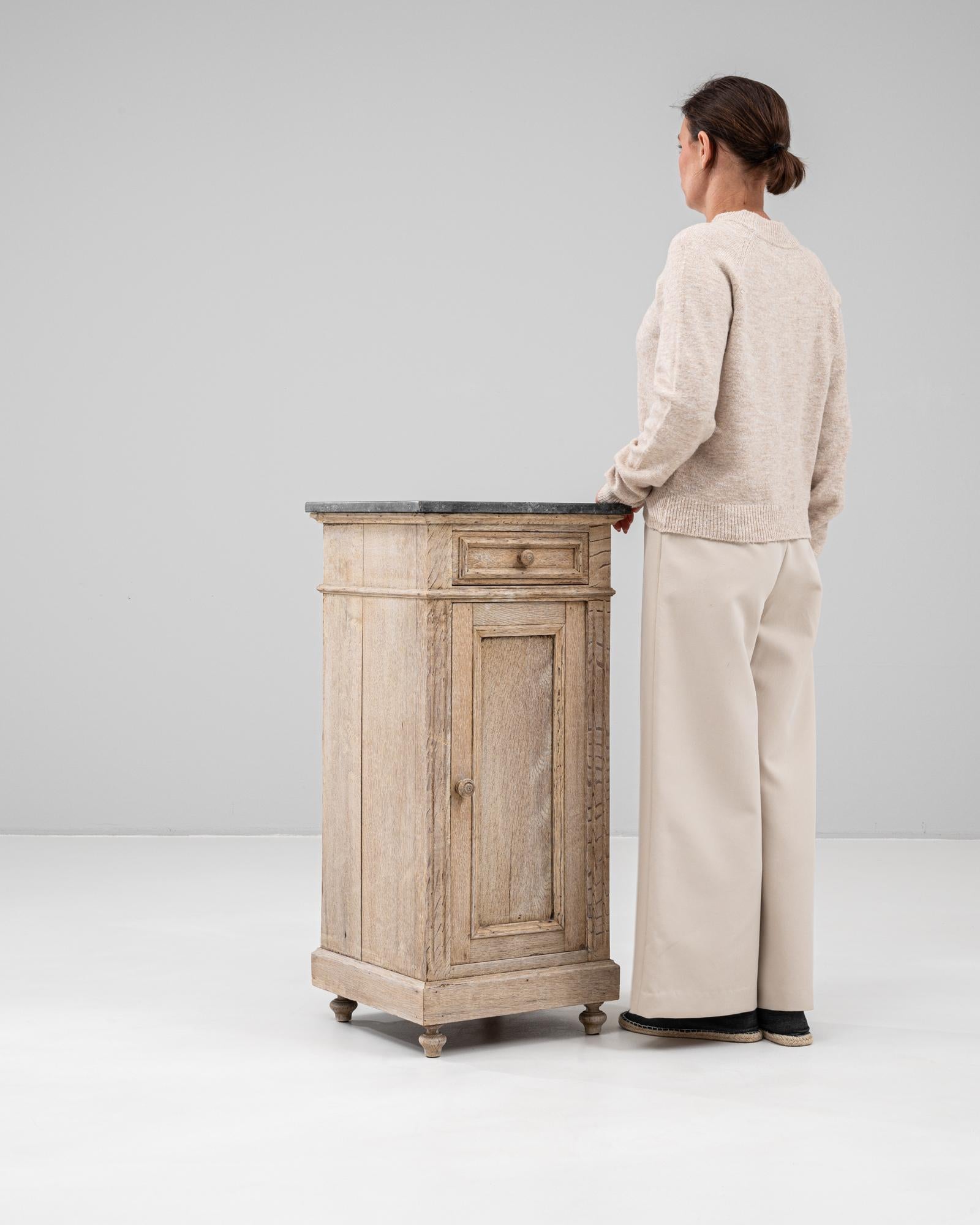 1900s French Oak Bedside Table With Marble Top in vendita 1