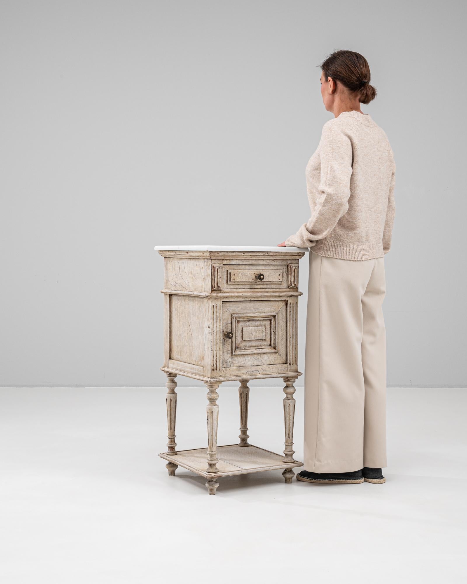 1900s French Oak Bedside Table With Marble Top in vendita 1