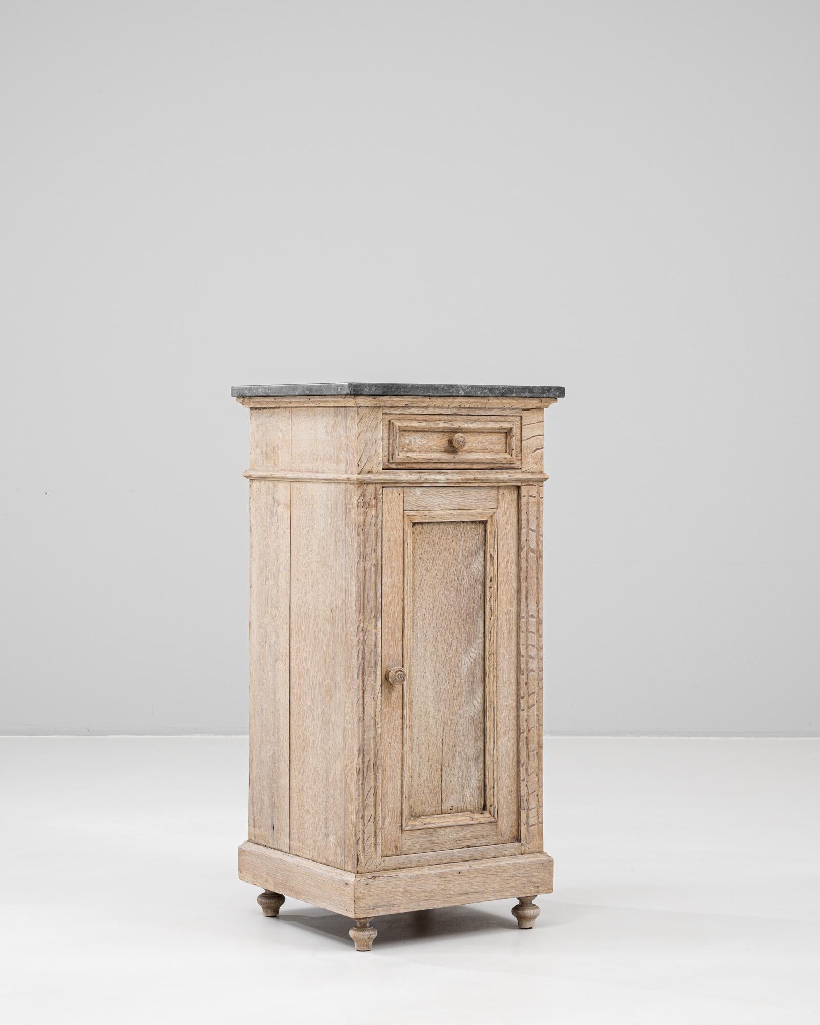 1900s French Oak Bedside Table With Marble Top in vendita 2