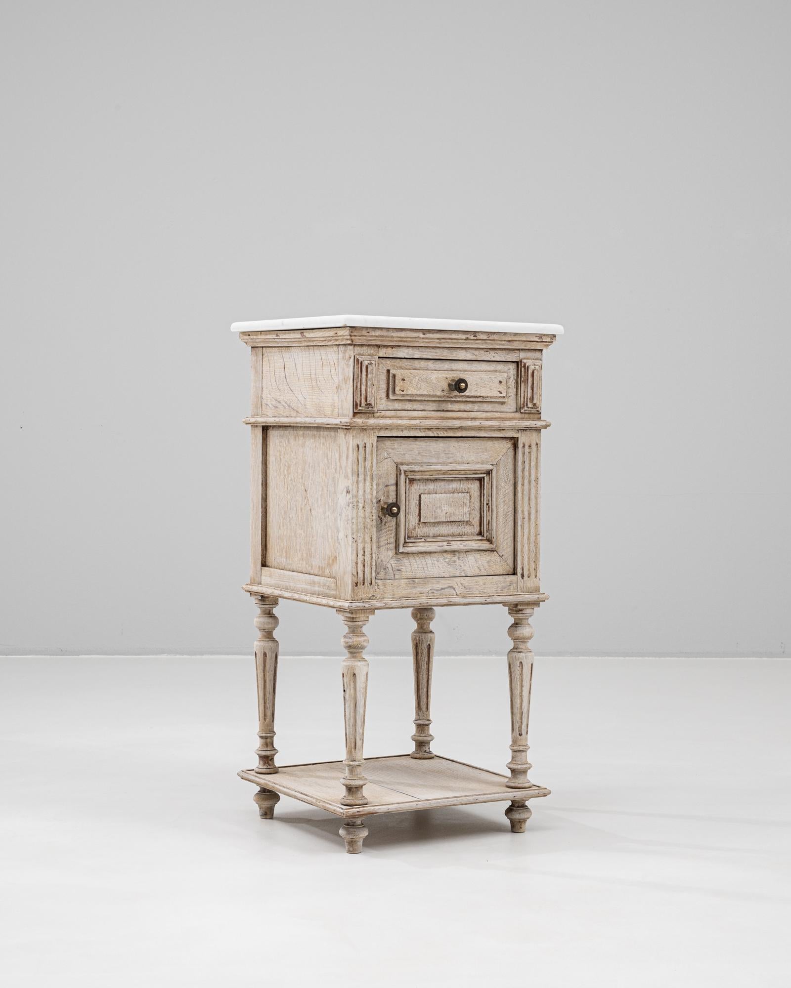 1900s French Oak Bedside Table With Marble Top in vendita 2