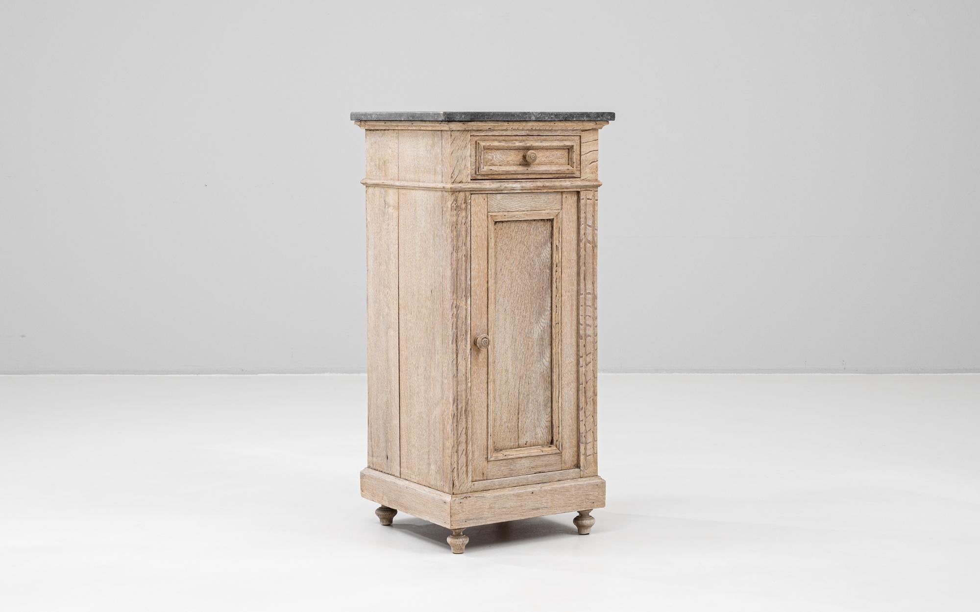 1900s French Oak Bedside Table With Marble Top in vendita 3