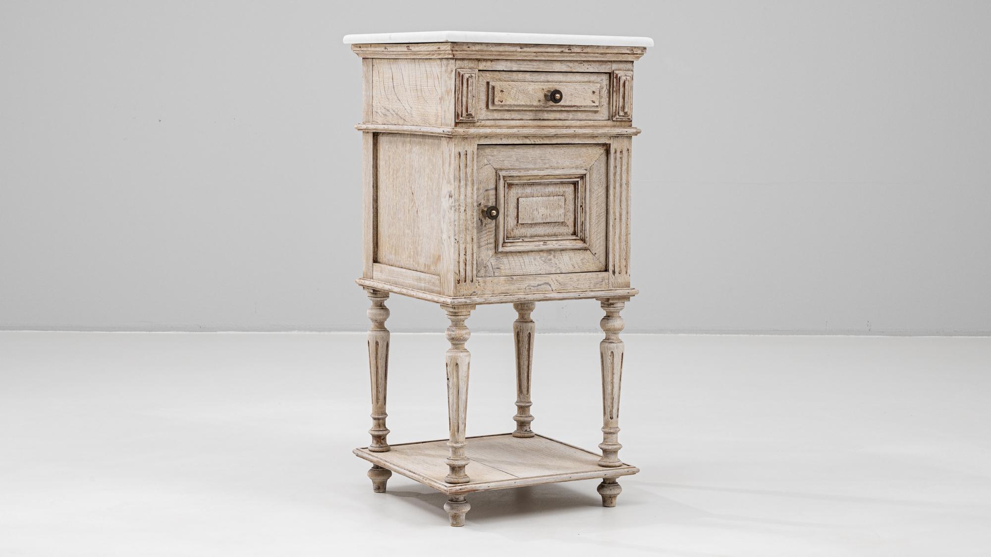 1900s French Oak Bedside Table With Marble Top in vendita 3
