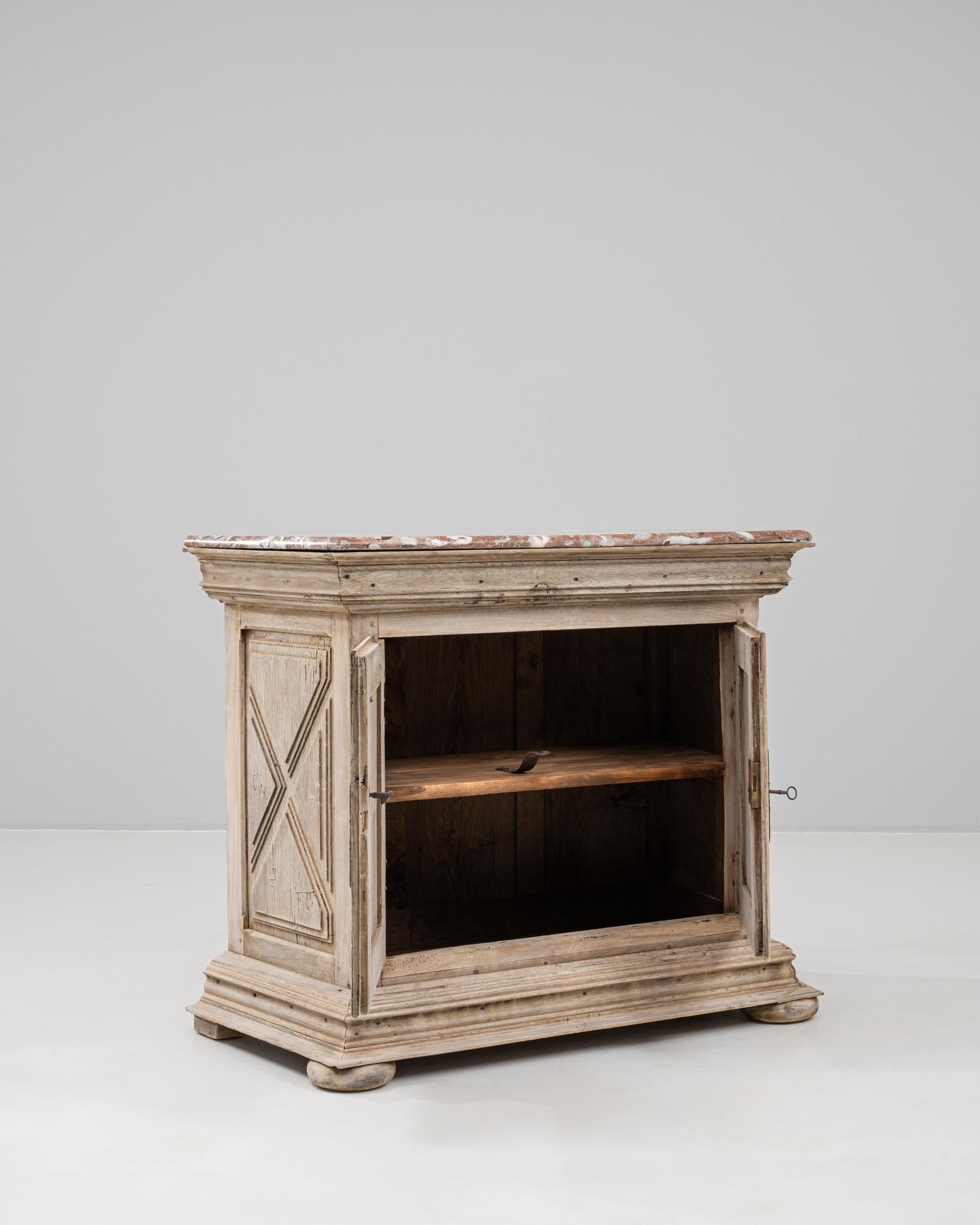 1900s French Oak Buffet With Marble Top Francés en venta
