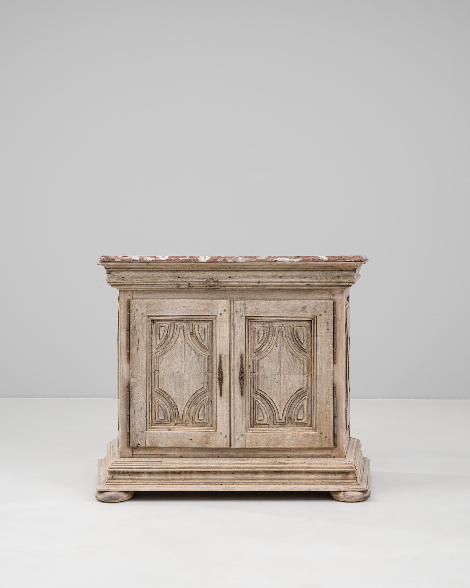 1900s French Oak Buffet With Marble Top Mármol en venta