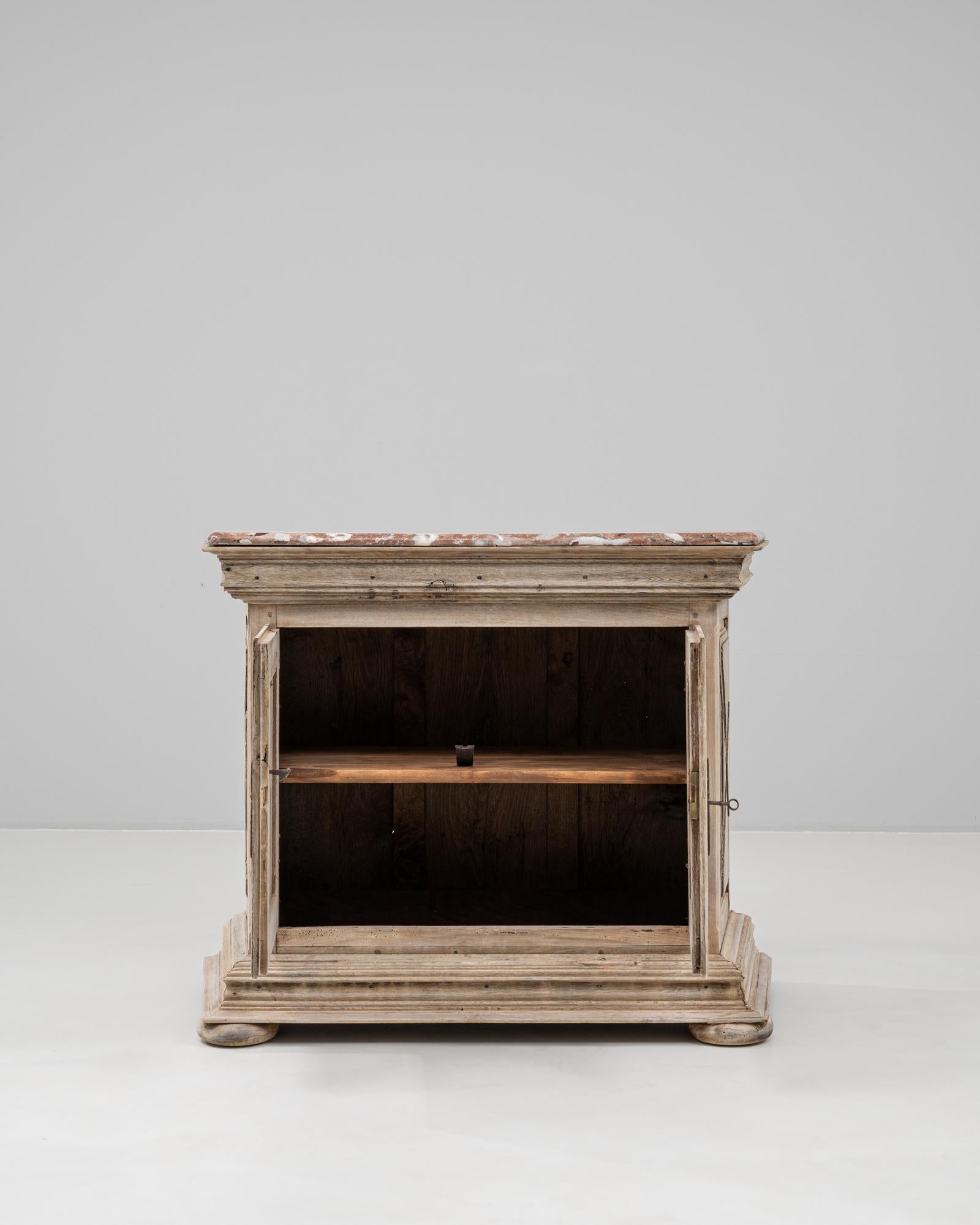 1900s French Oak Buffet With Marble Top en venta 1