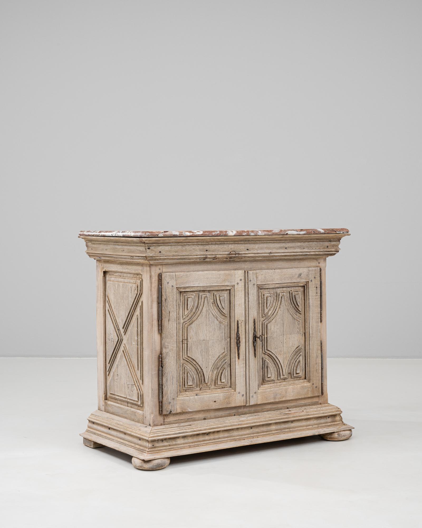1900s French Oak Buffet With Marble Top en venta 3
