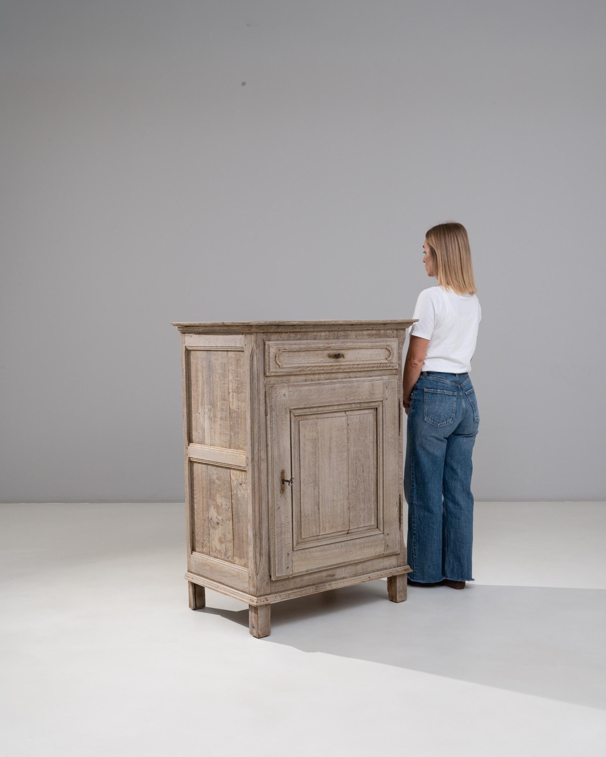 Buffet in Oak francese del 1900 con anta a pannelli in vendita 2