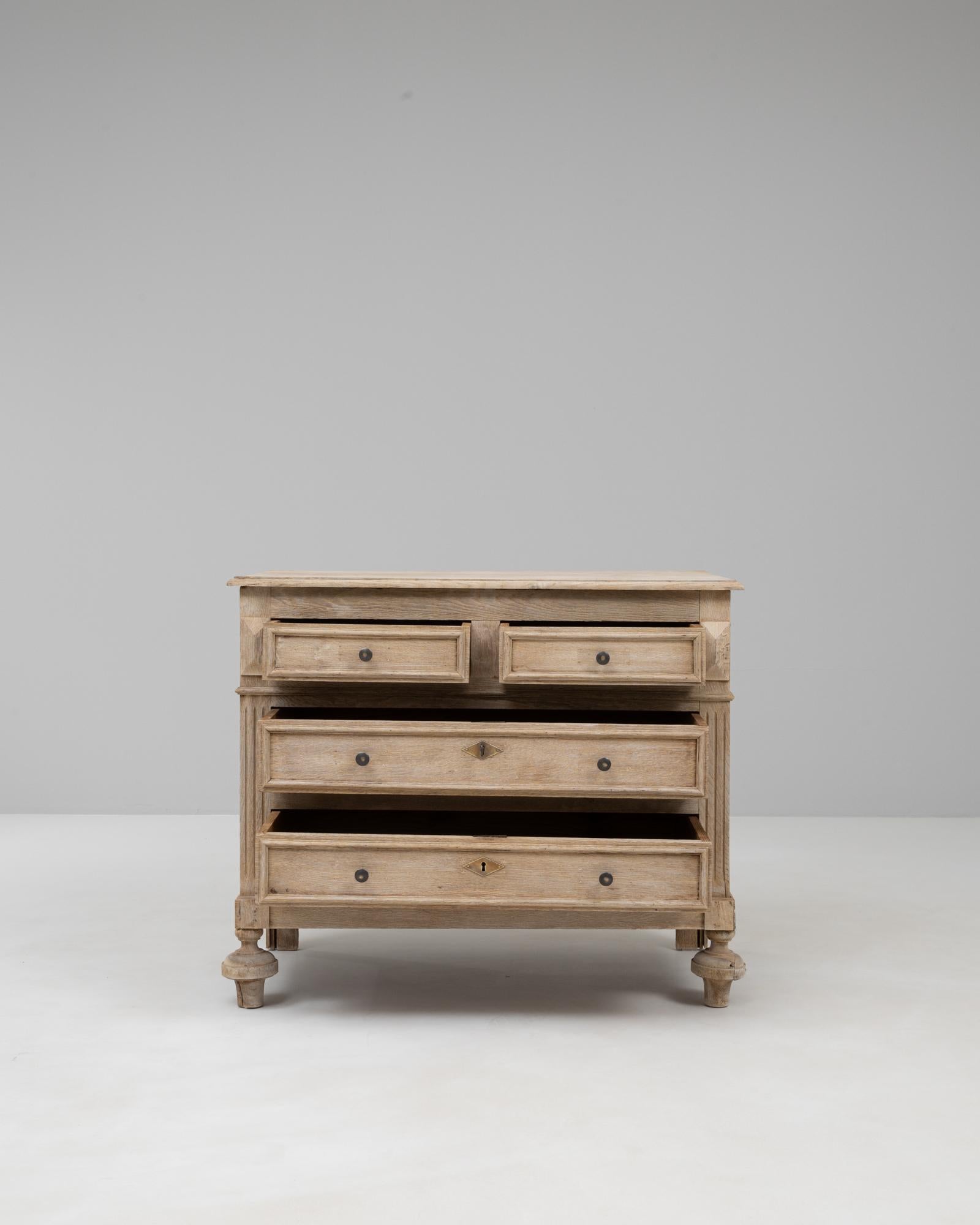 Cassettiera francese del 1900 in Oak In condizioni buone in vendita a High Point, NC